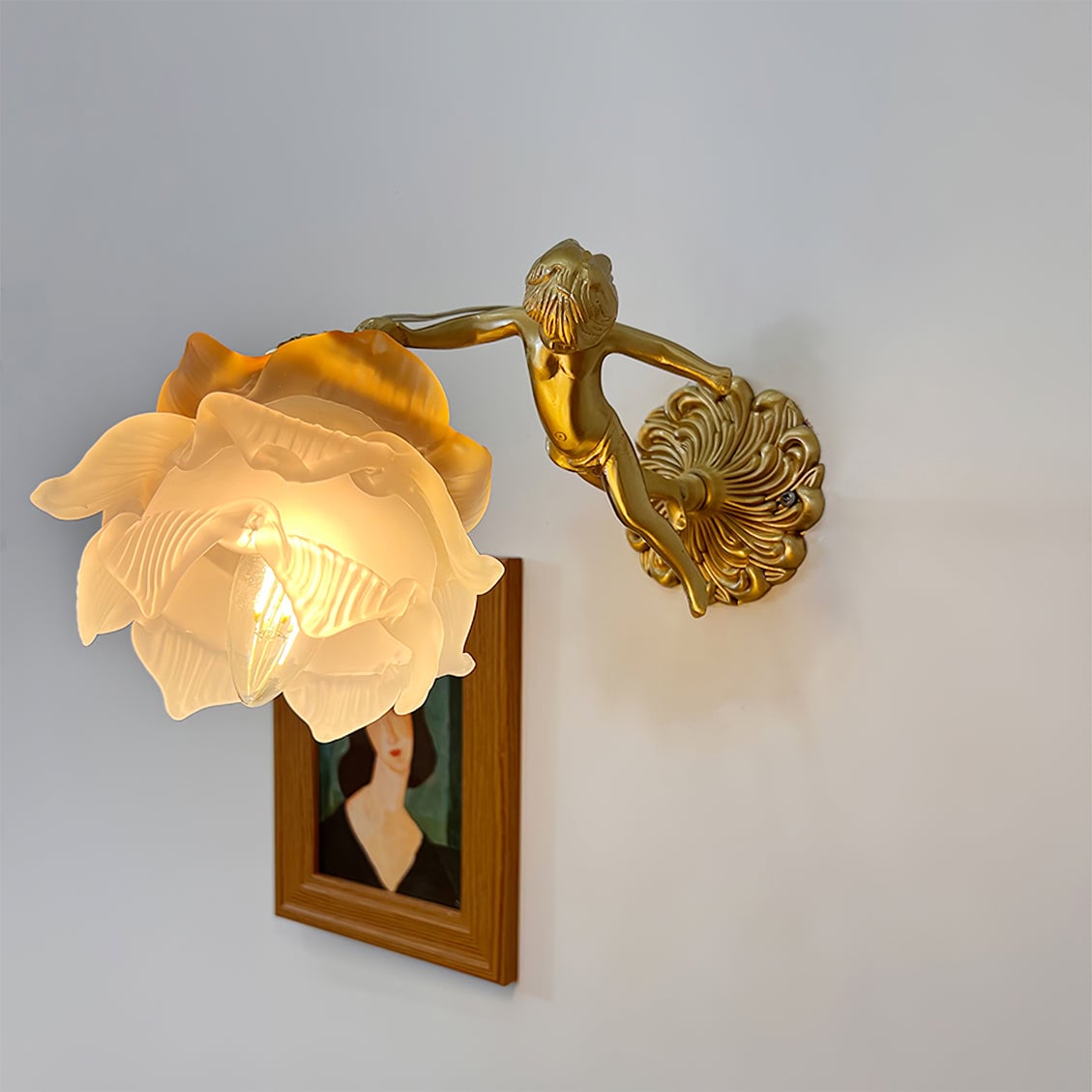 Putti Statuettes Brass Wall Lamp - Lumpaz