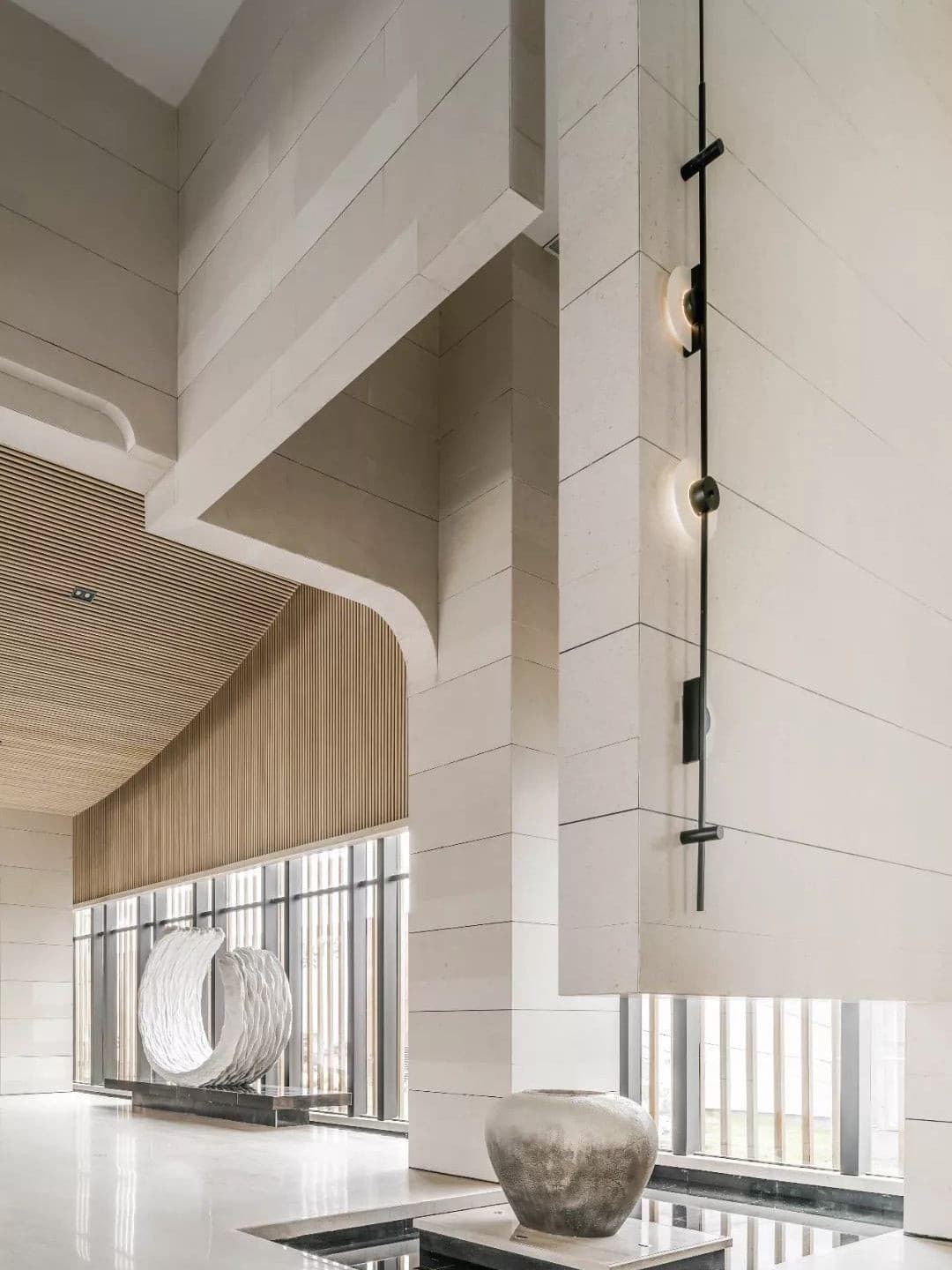 Black Slender Alabaster Wall Lamp - Lumpaz