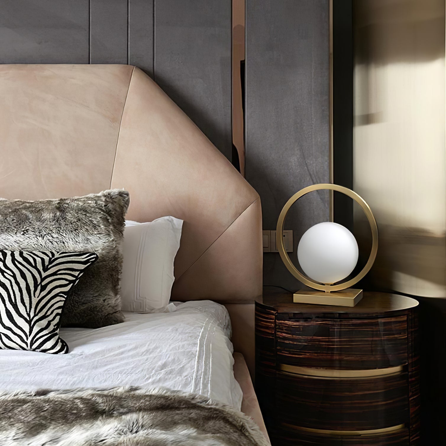 Lunar Brass Table Lamp - Lumpaz