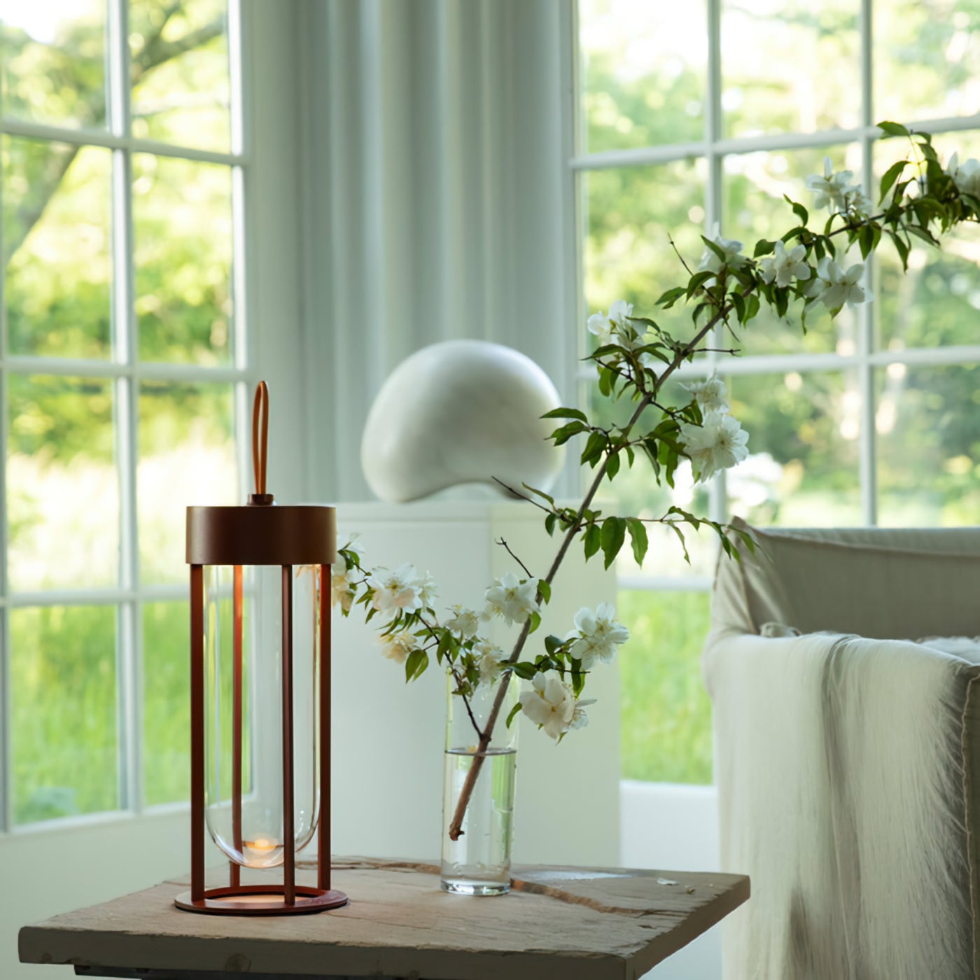 Vitro Built-in Battery Table Lamp - Lumpaz