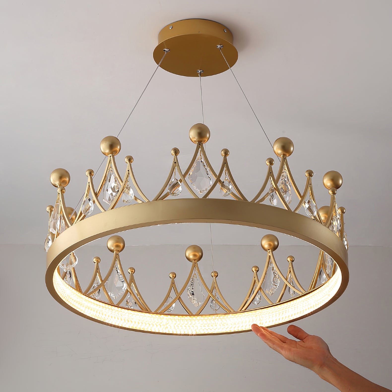 Crown Chandelier - Lumpaz