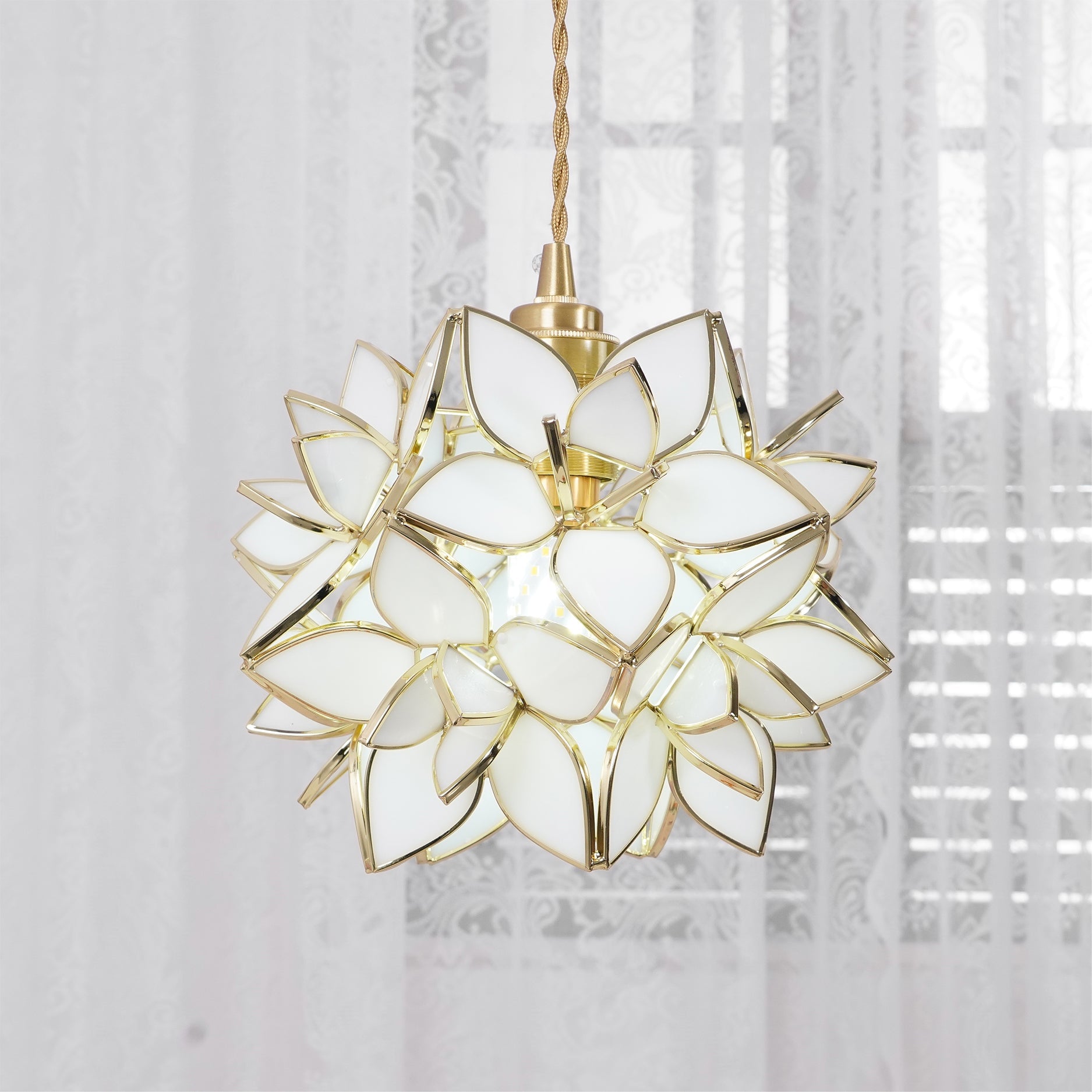 Capiz Pendant Lamp - Lumpaz