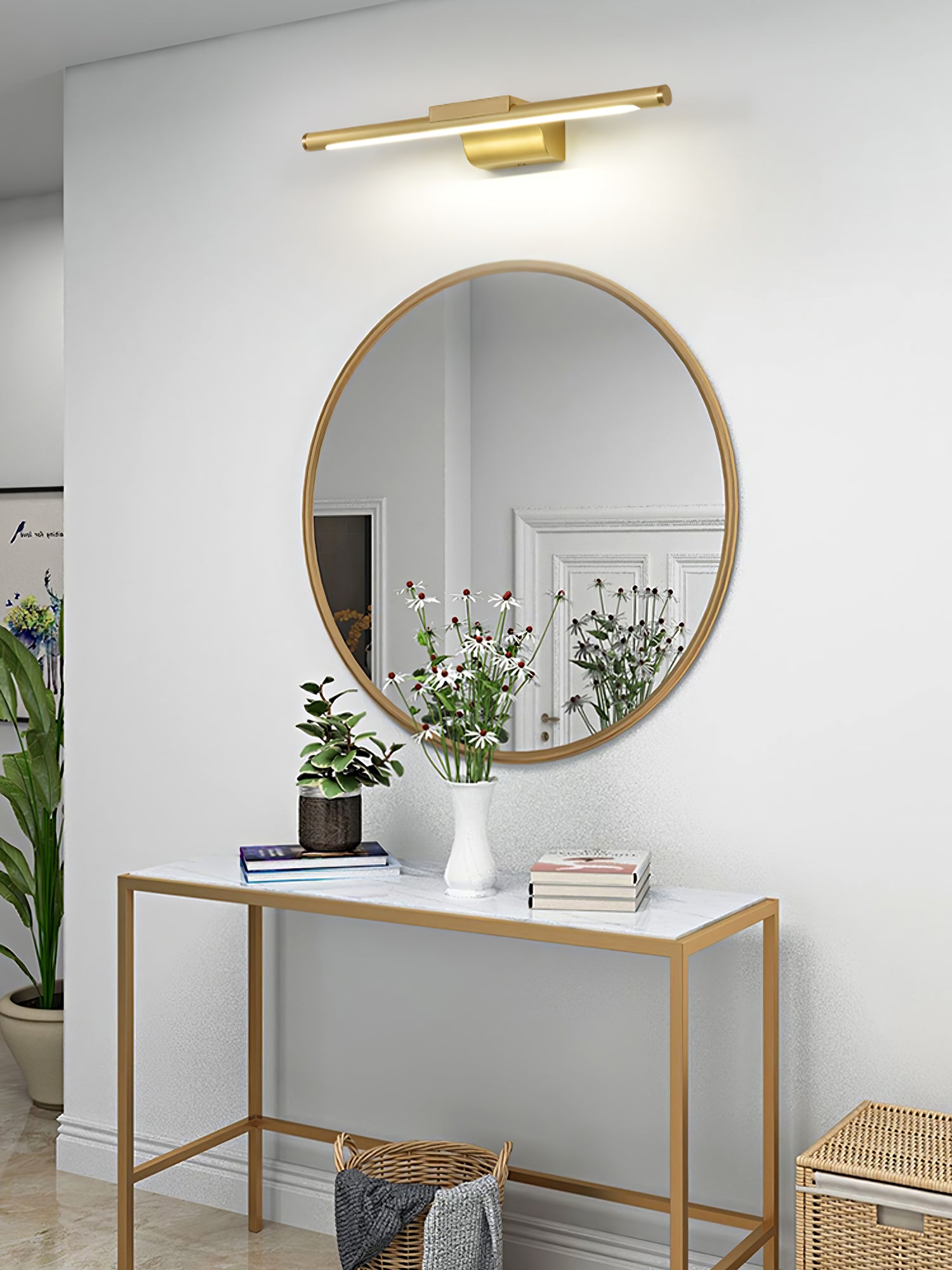 Metallic Streamlined Wall Lamp - Lumpaz