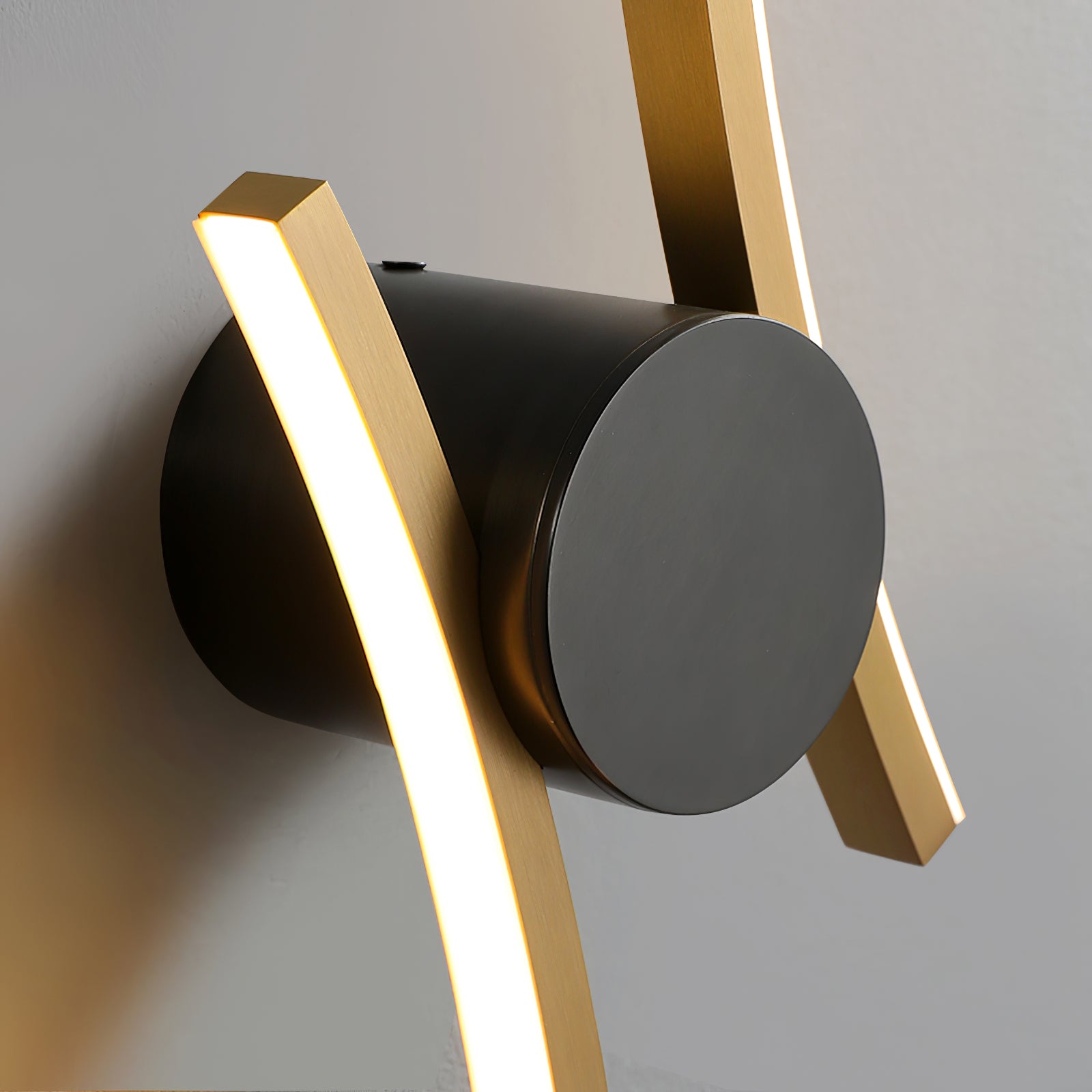 Curved Wall Lamp - Lumpaz