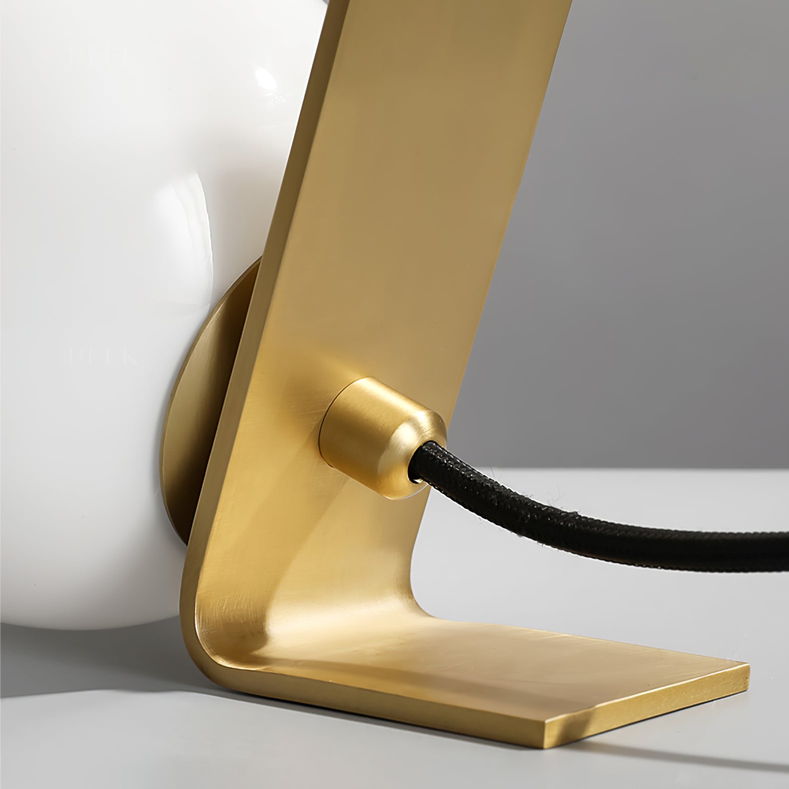 Daphne Table Lamp - Lumpaz