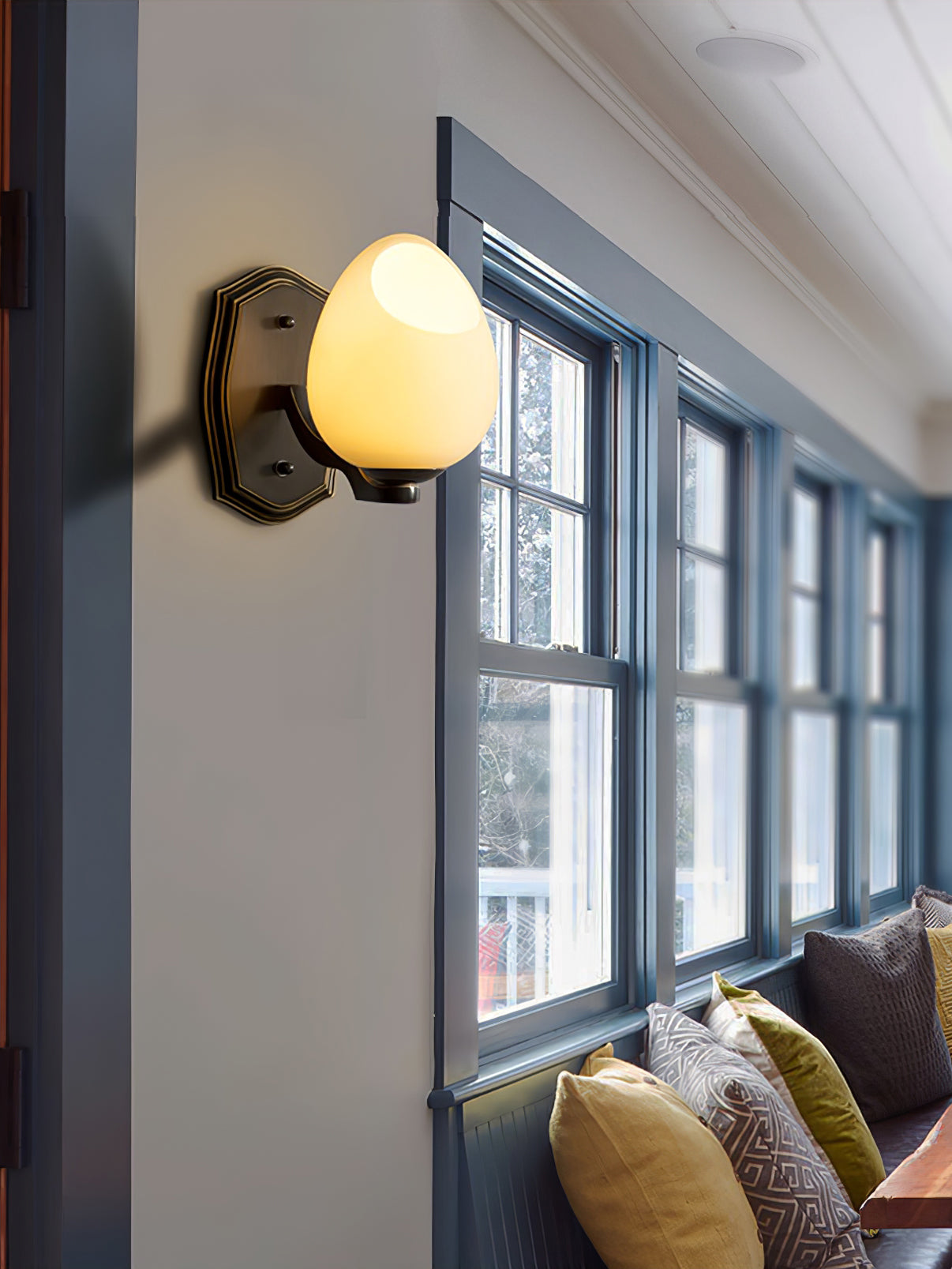 Egg Like Wall Lamp - Lumpaz