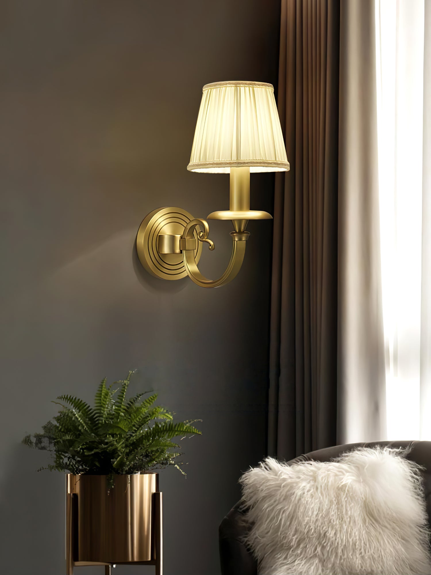 Pleated Brass Wall Lamp - Lumpaz