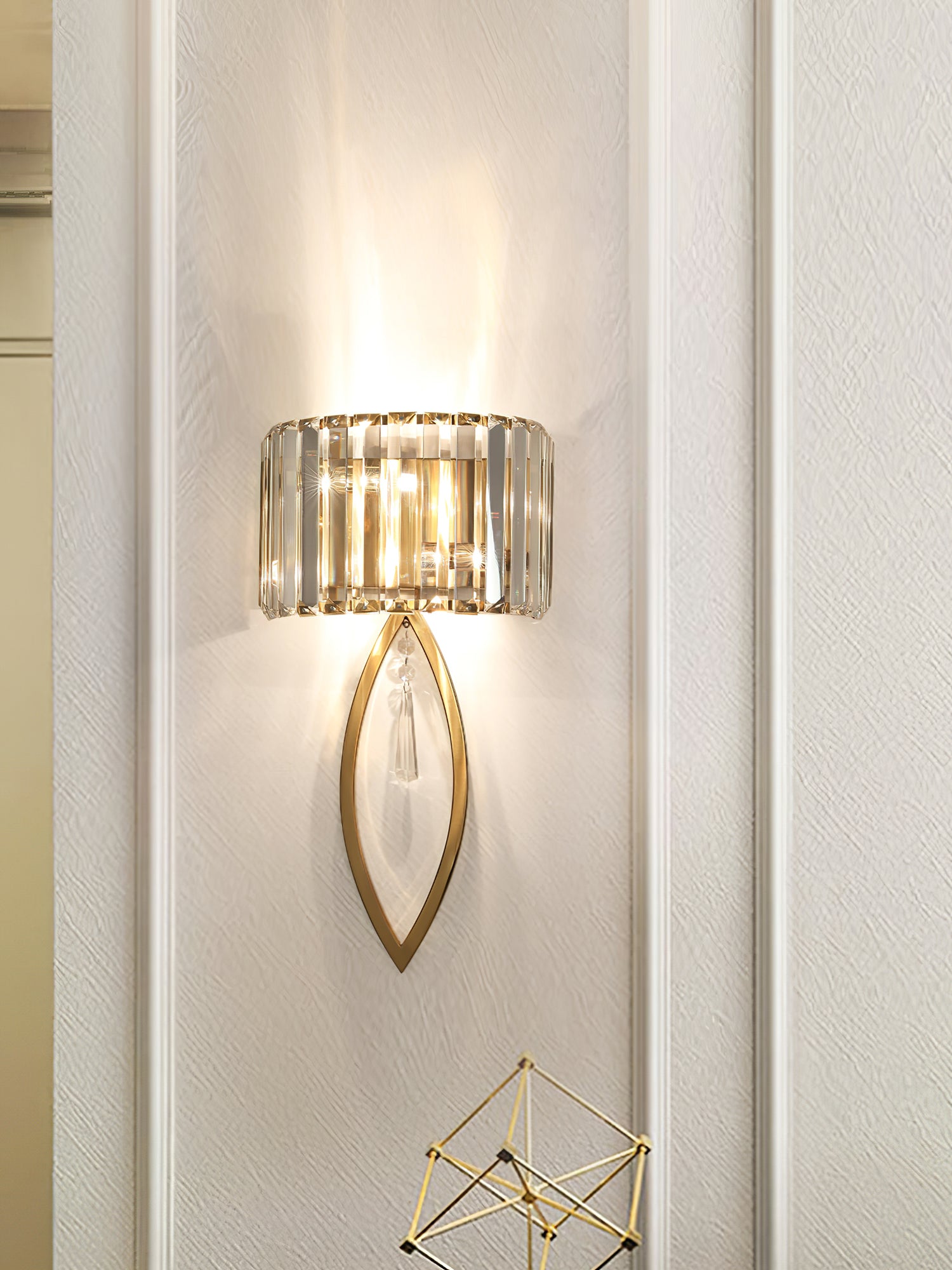 Arc Prismatic Crystal Wall Lamp - Lumpaz