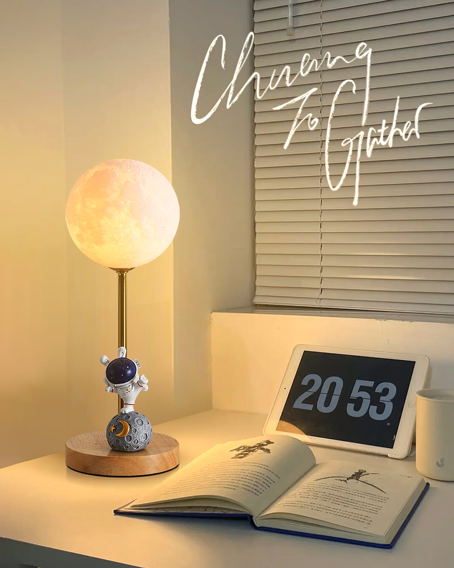 Creative Moon Table Lamp - Lumpaz