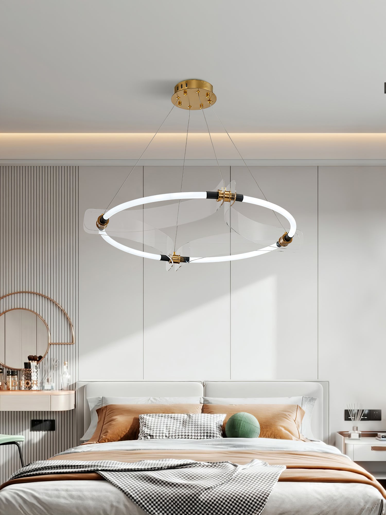 Four Acrylics Round Chandelier - Lumpaz