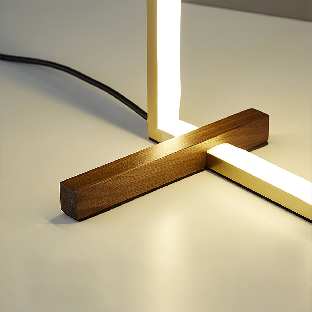 Mire Wood Table Lamp - Lumpaz