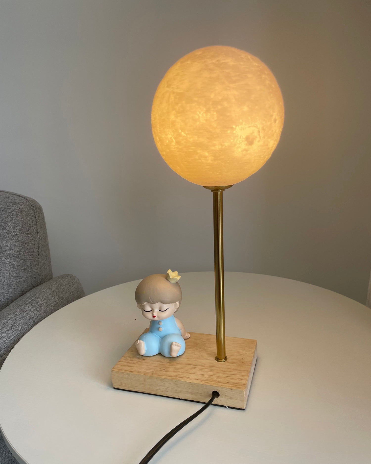 Creative Moon Table Lamp - Lumpaz