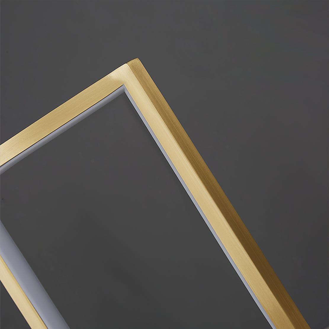 Mire Wood Table Lamp - Lumpaz