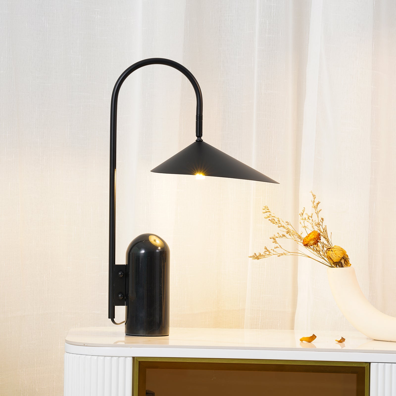 Arum Table Lamp - Lumpaz
