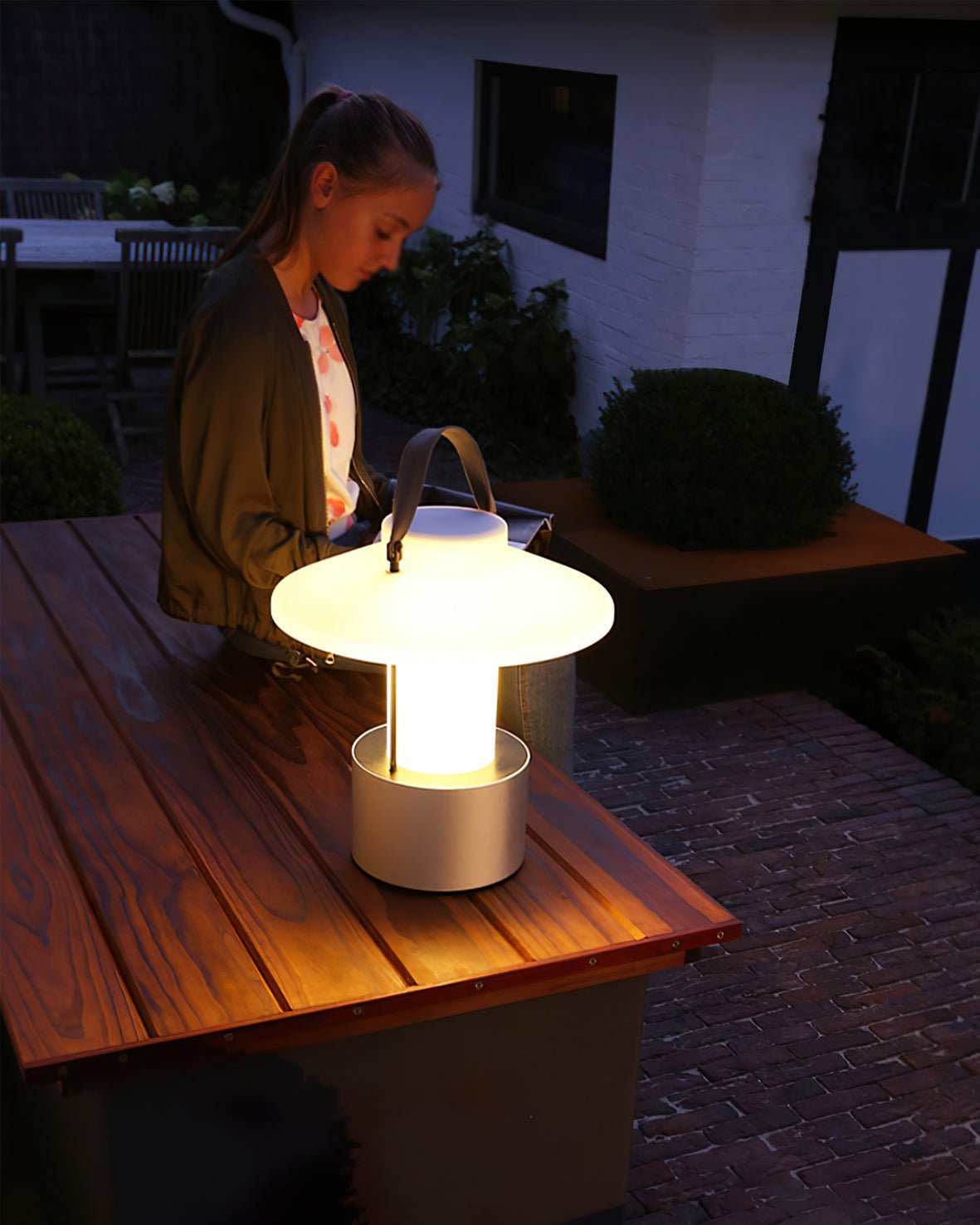 Claro Outdoor Built-in Battery Table Lamp - Lumpaz