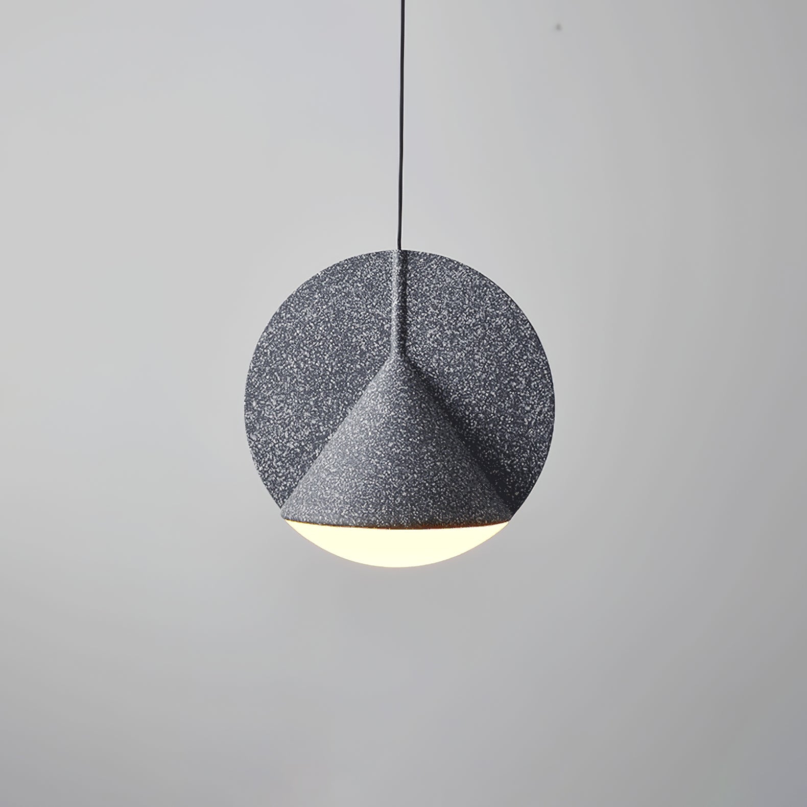 Ossa Resin Pendant Lamp - Lumpaz