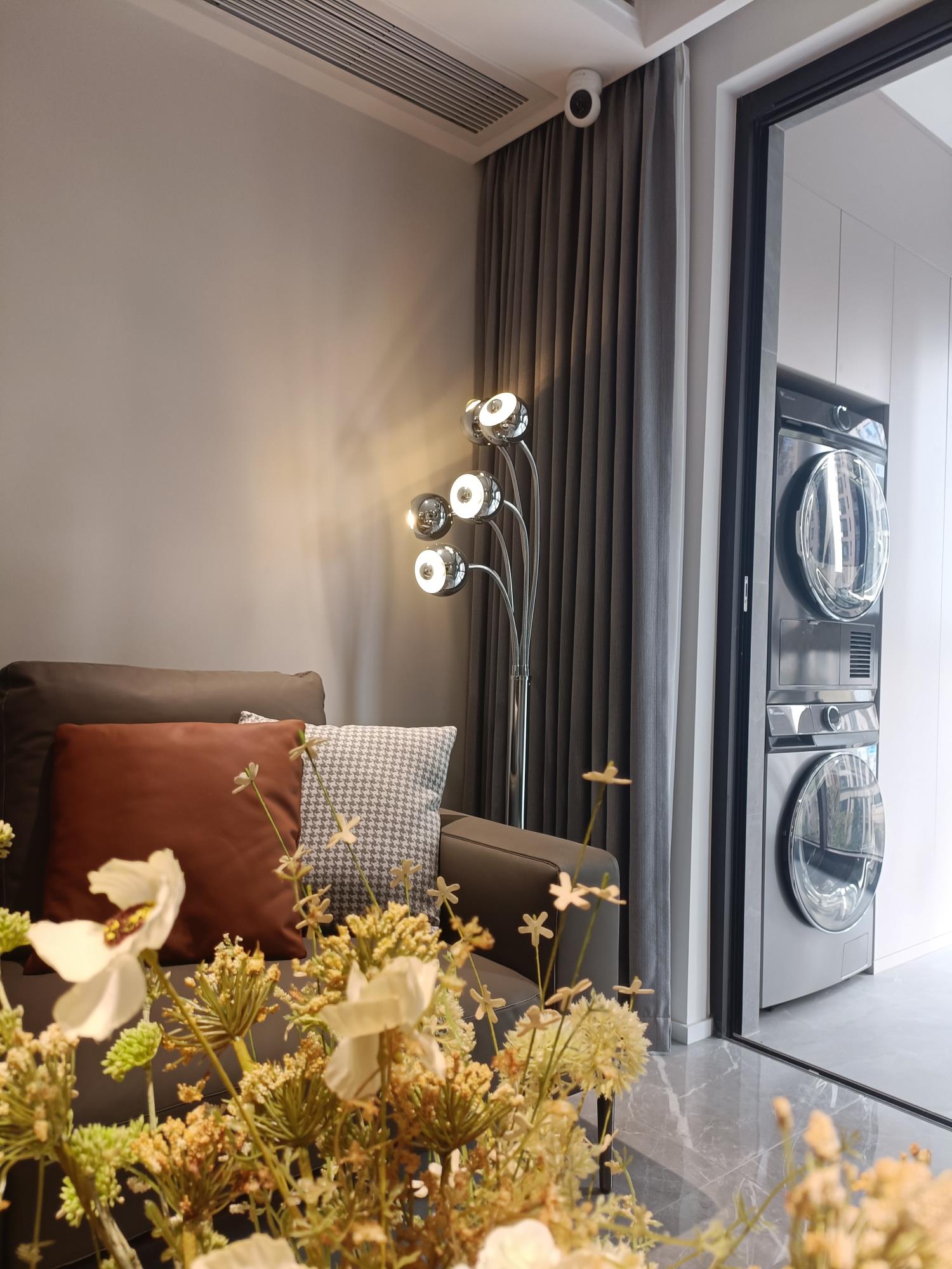 Eyeball Floor Lamp - Lumpaz