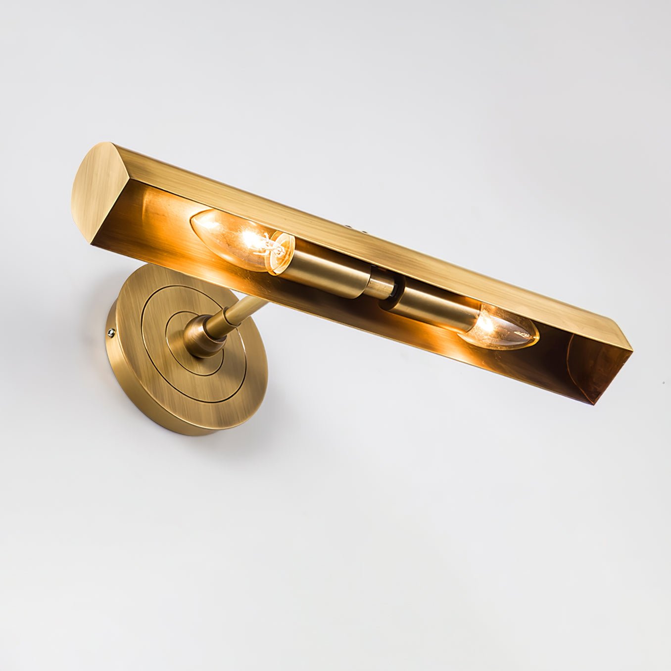 Swanson Wall Lamp - Lumpaz