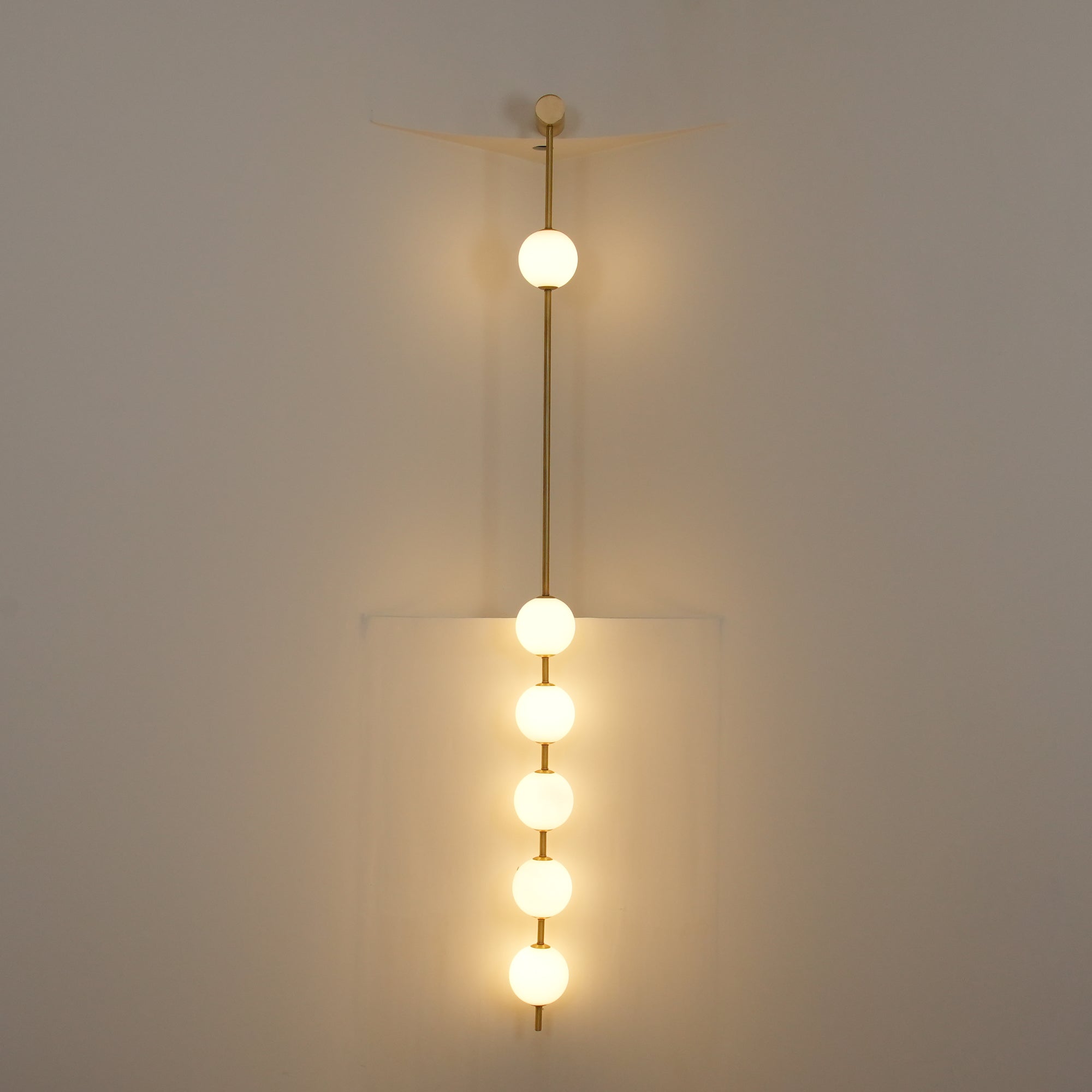 Vertical Balls Wall Lamp - Lumpaz