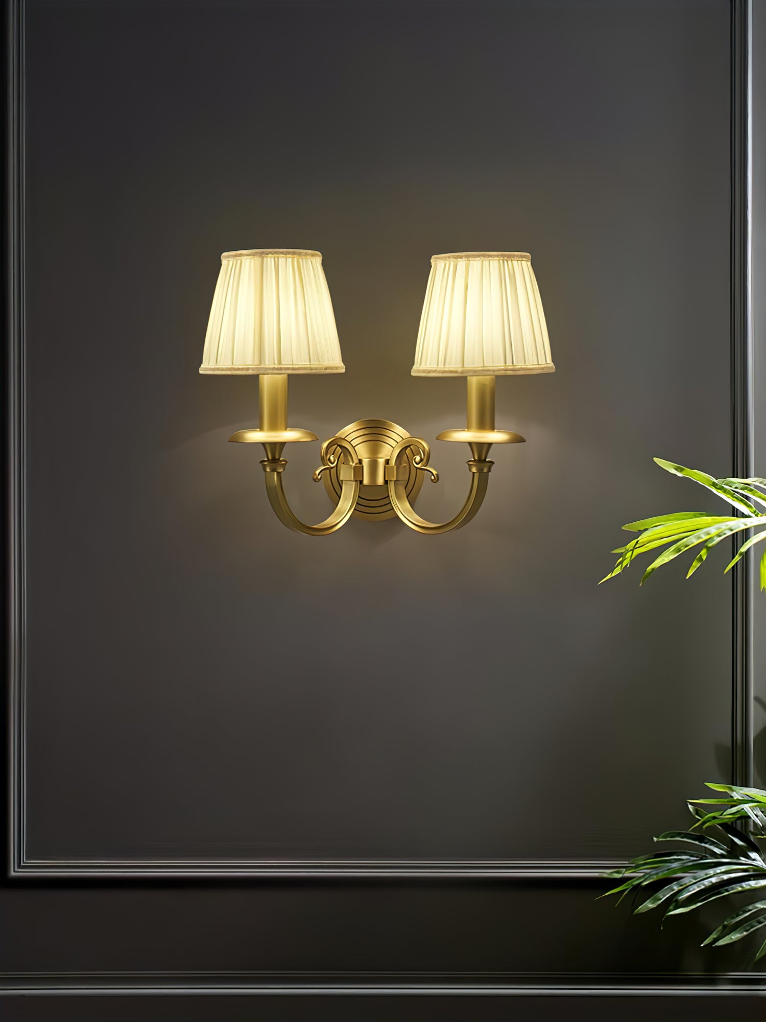 Pleated Brass Wall Lamp - Lumpaz