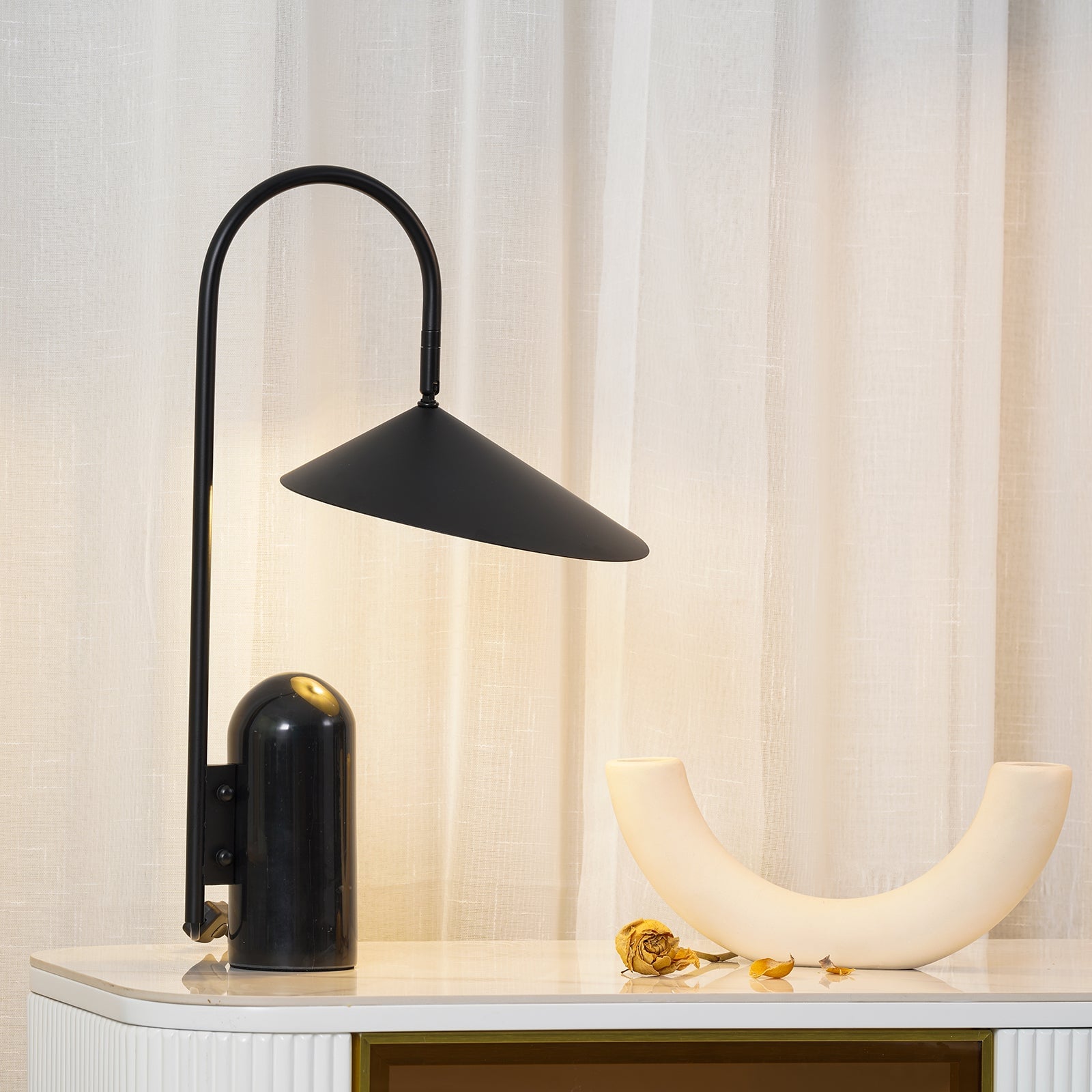 Arum Table Lamp - Lumpaz
