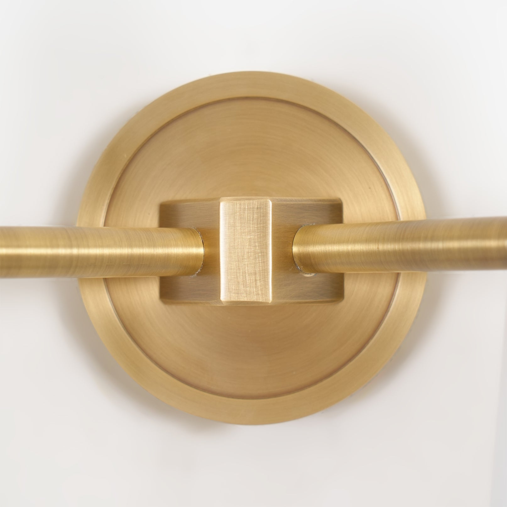 Montfaucon Wall Lamp - Lumpaz
