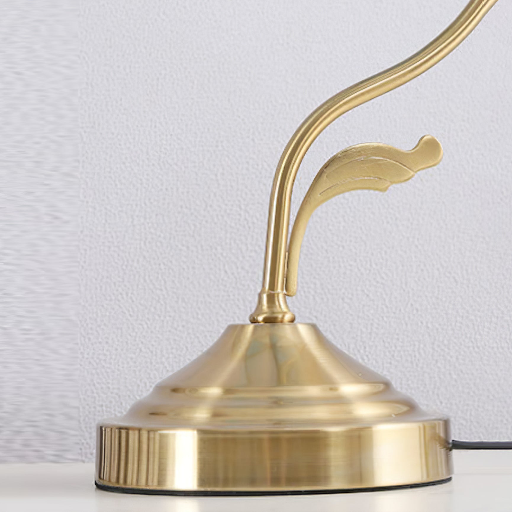 Vintage Tiffany Table Lamp - Lumpaz