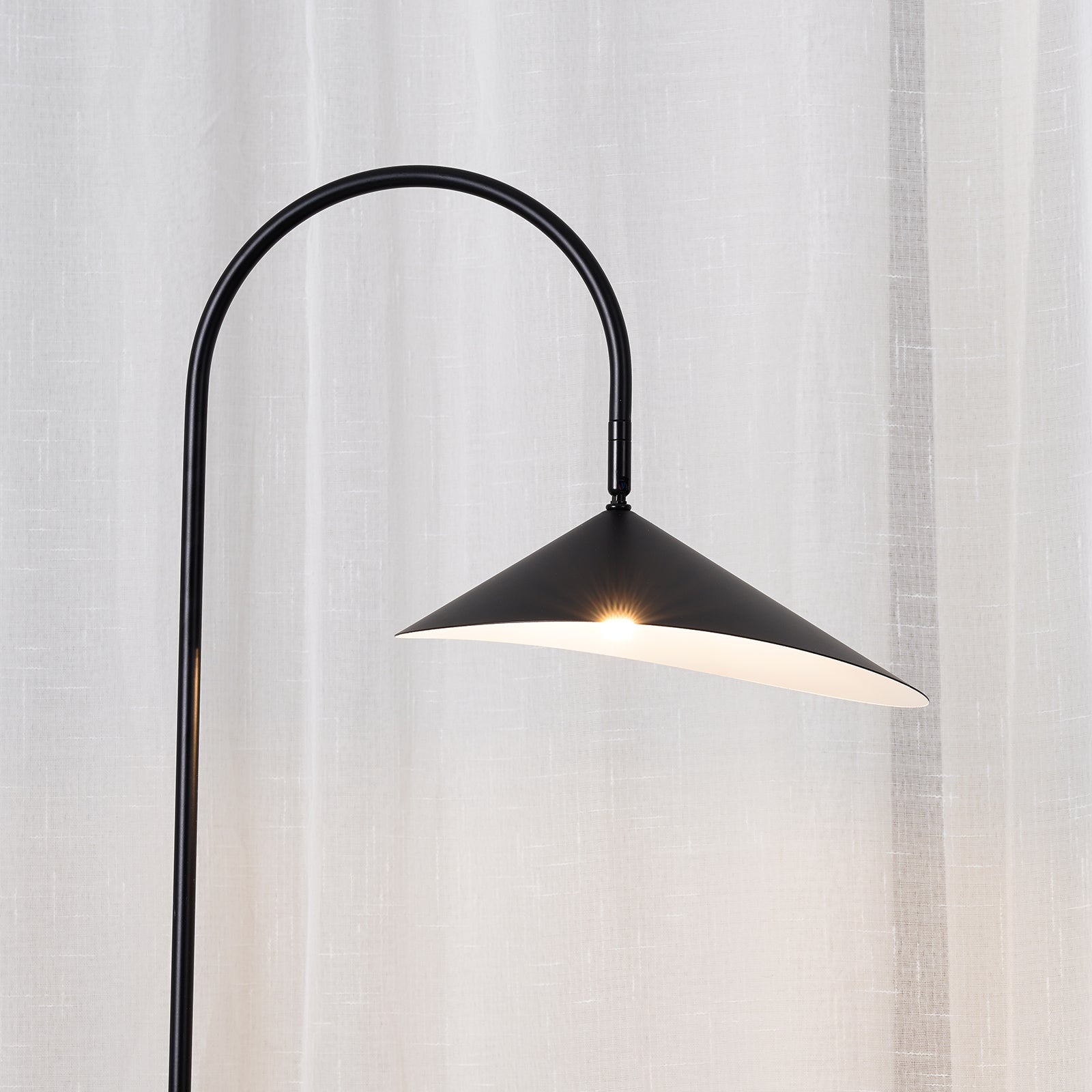 Arum Floor Lamp - Lumpaz