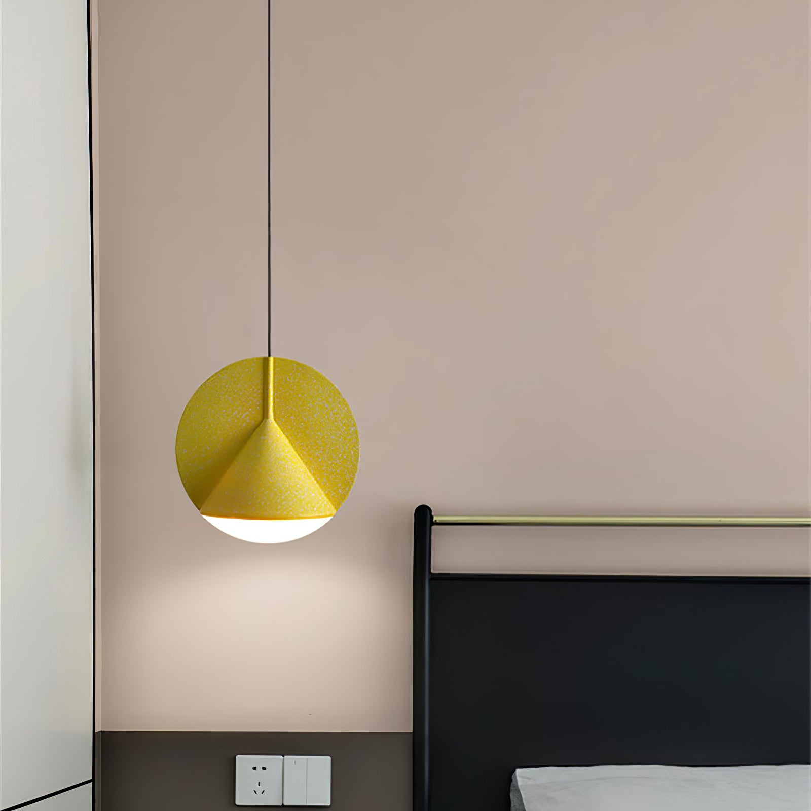 Ossa Resin Pendant Lamp - Lumpaz