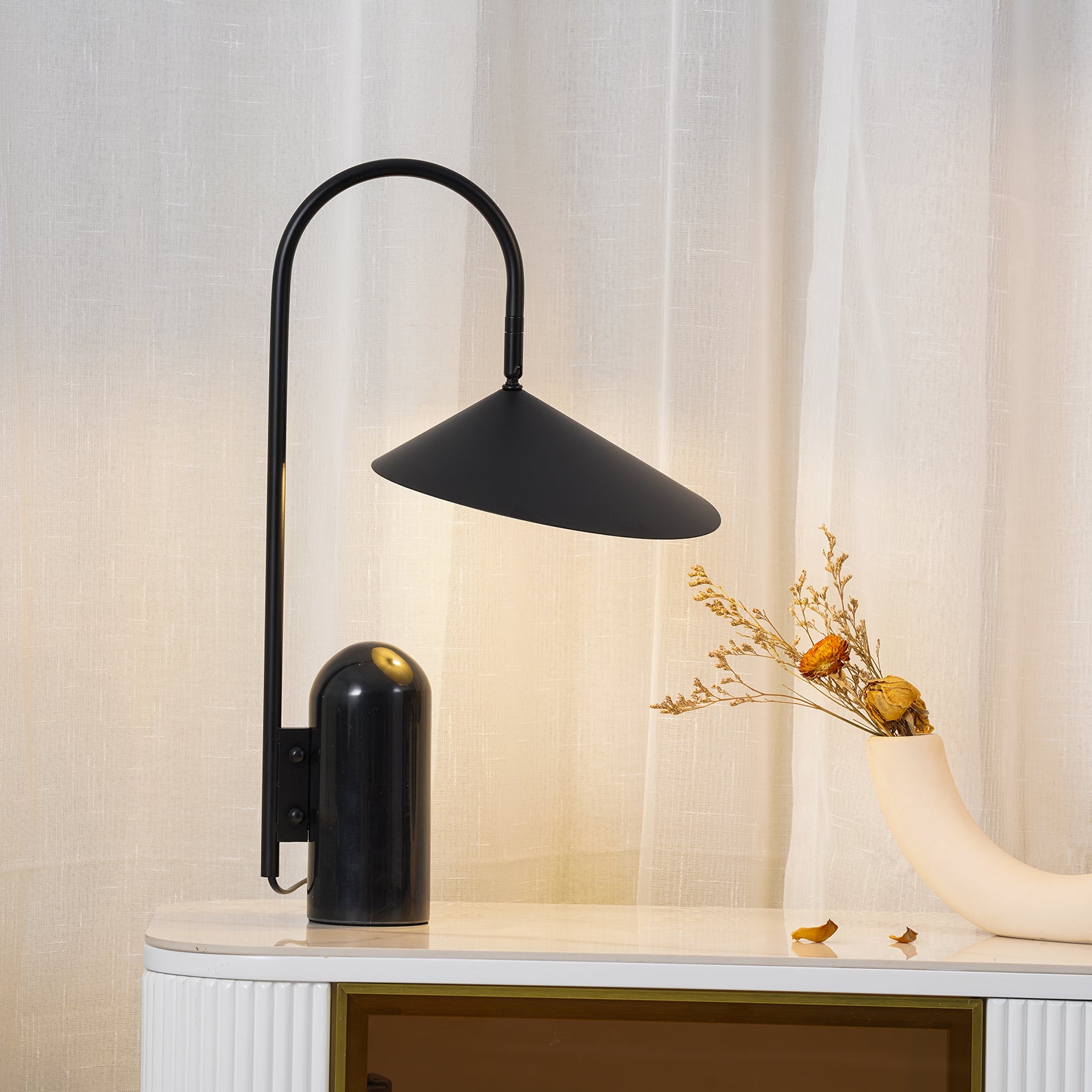 Arum Table Lamp - Lumpaz