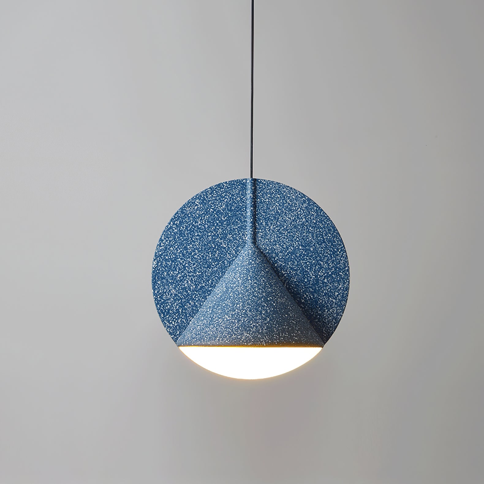 Ossa Resin Pendant Lamp - Lumpaz