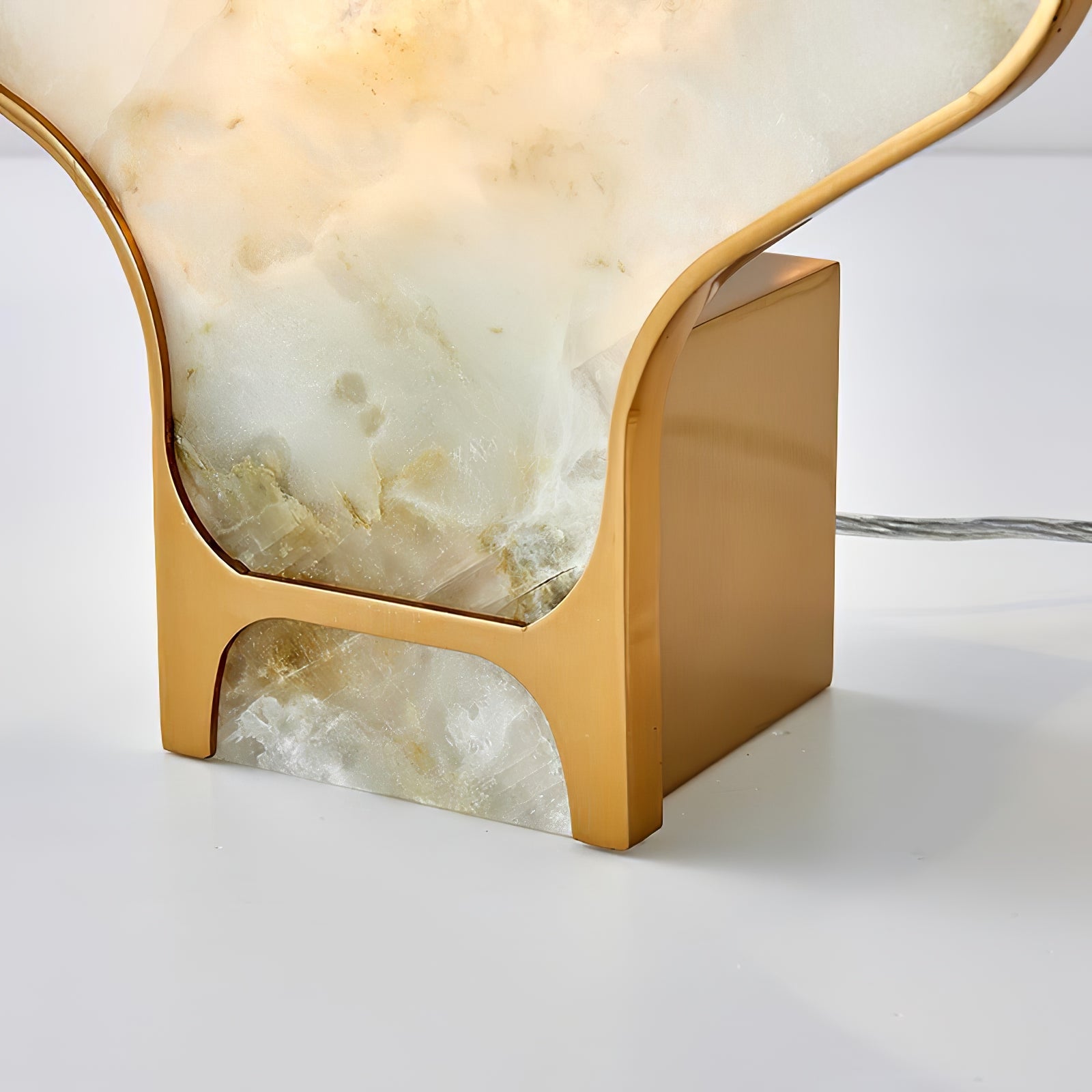 Andrea Alabaster Table Lamp - Lumpaz