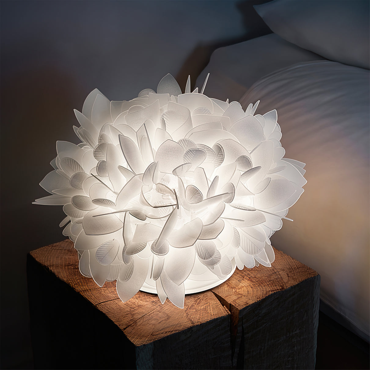 Veli Foliage Table Lamp - Lumpaz