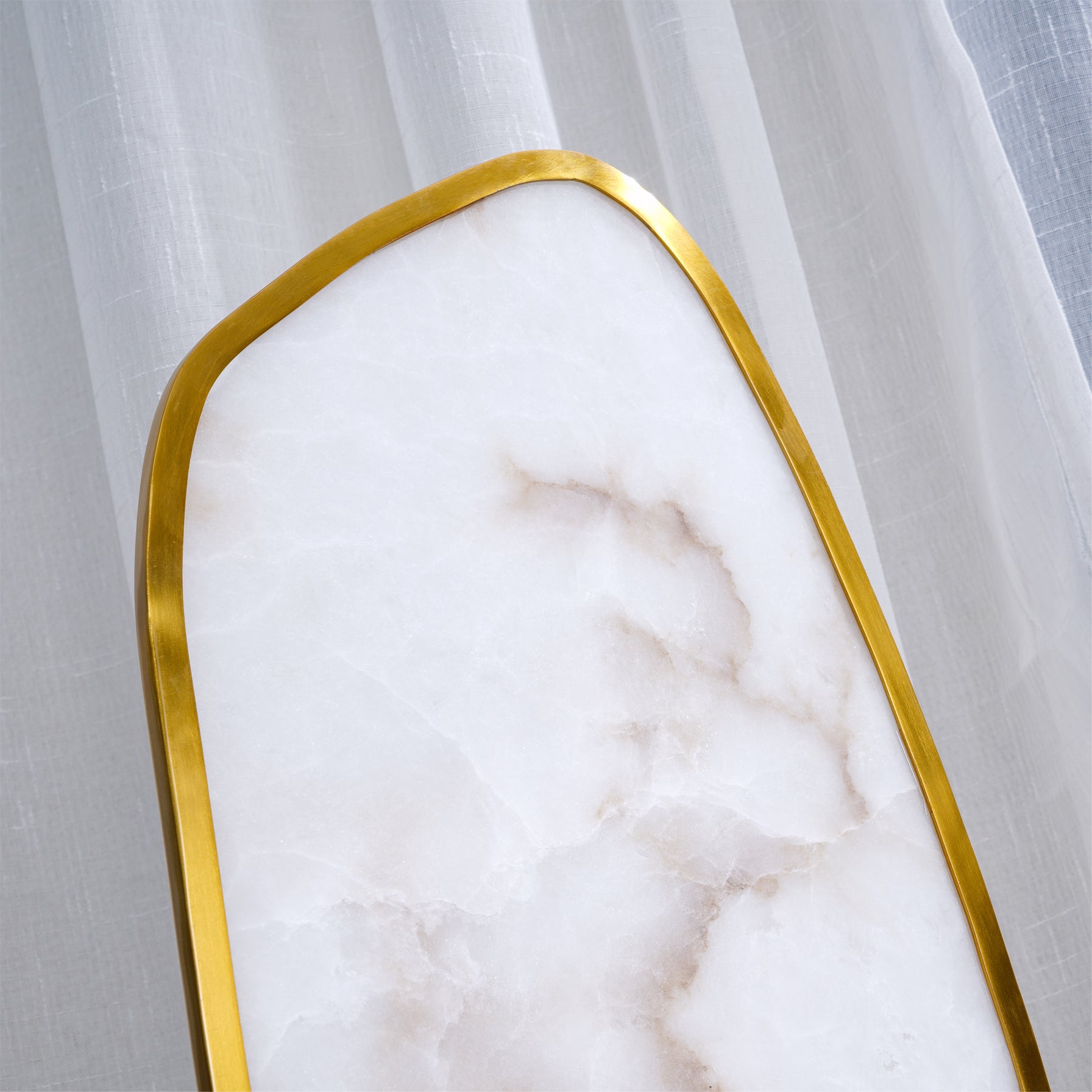 Andrea Alabaster Table Lamp - Lumpaz