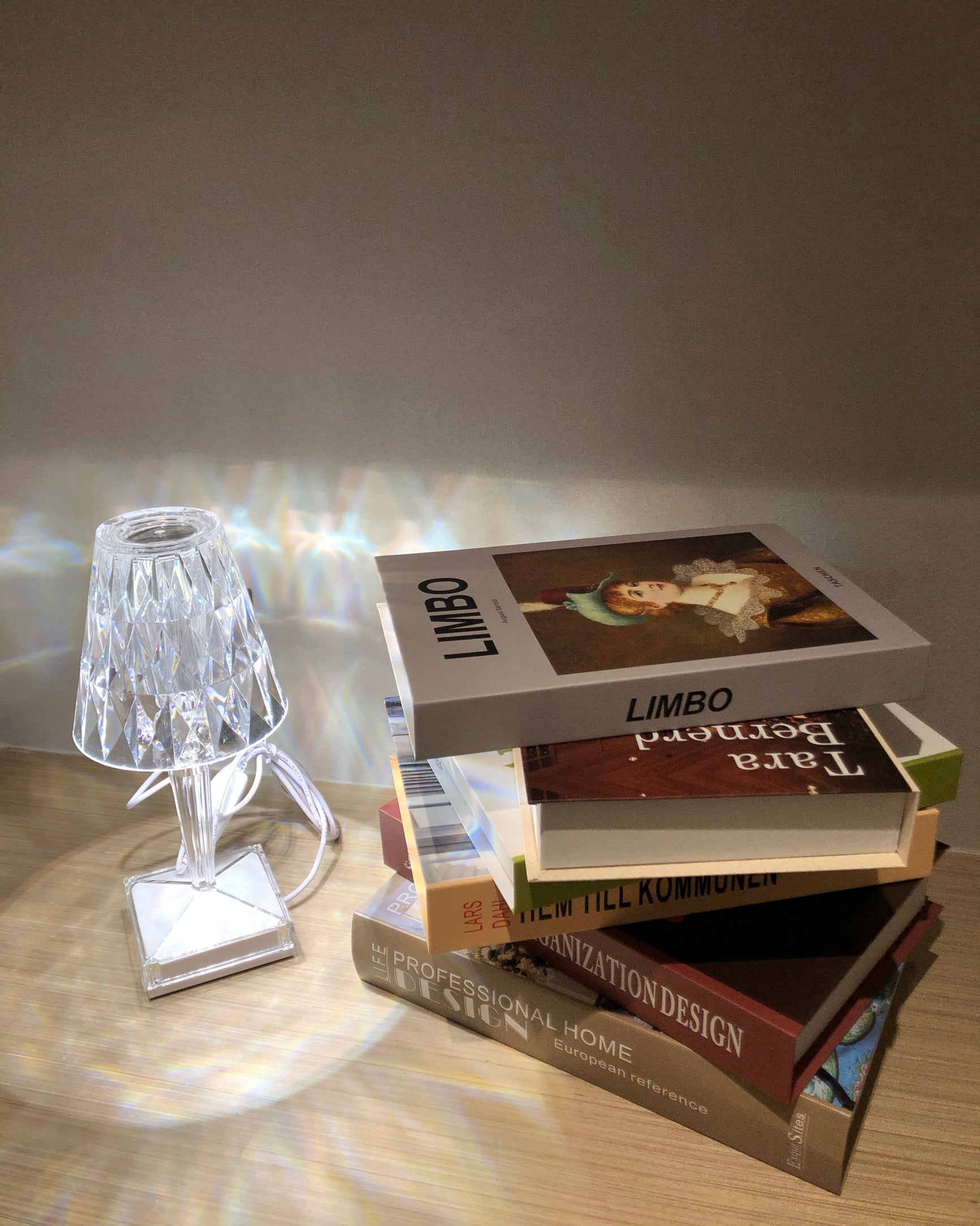 Sparkle Glam Built-in Battery Table Lamp - Lumpaz