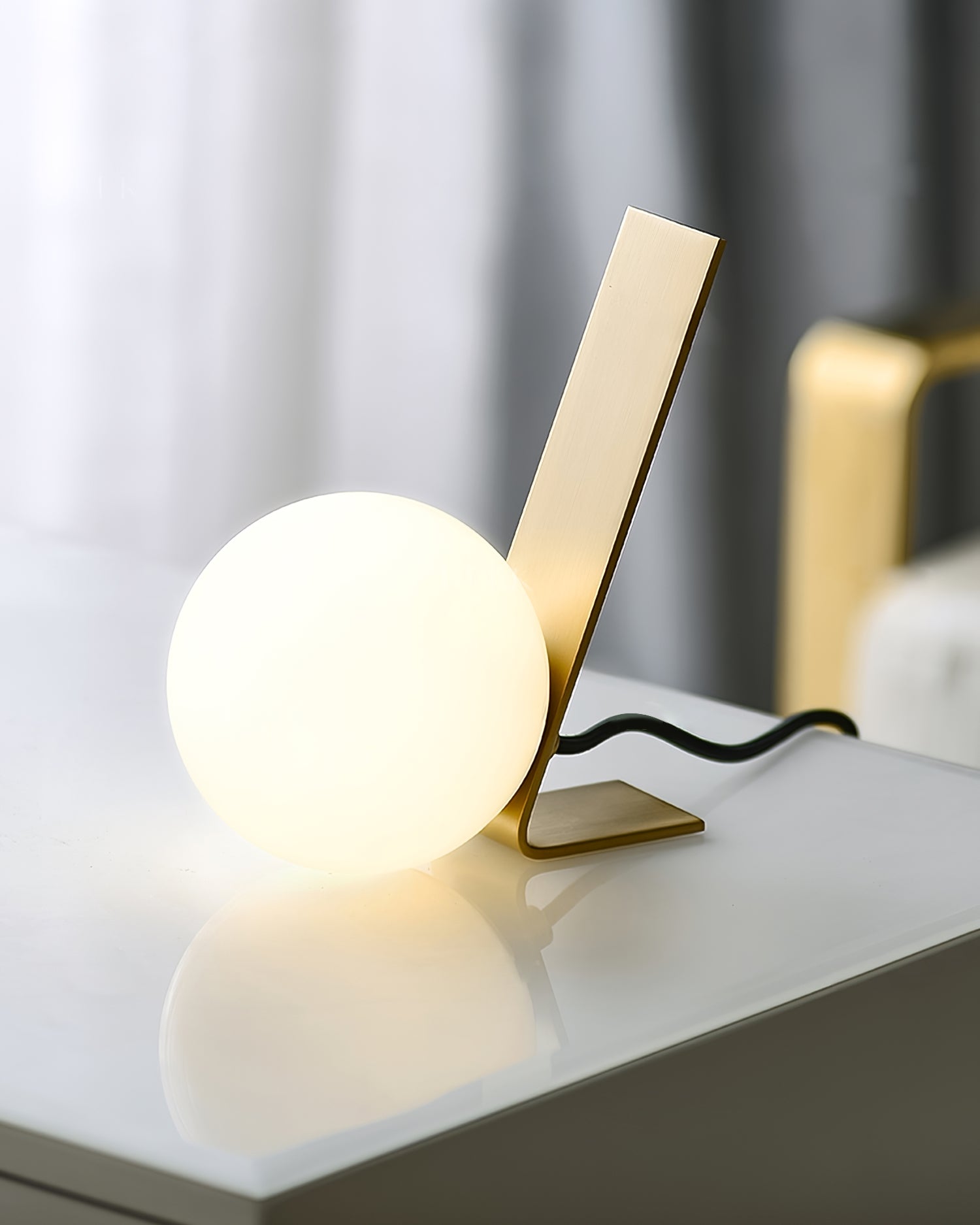 Daphne Table Lamp - Lumpaz