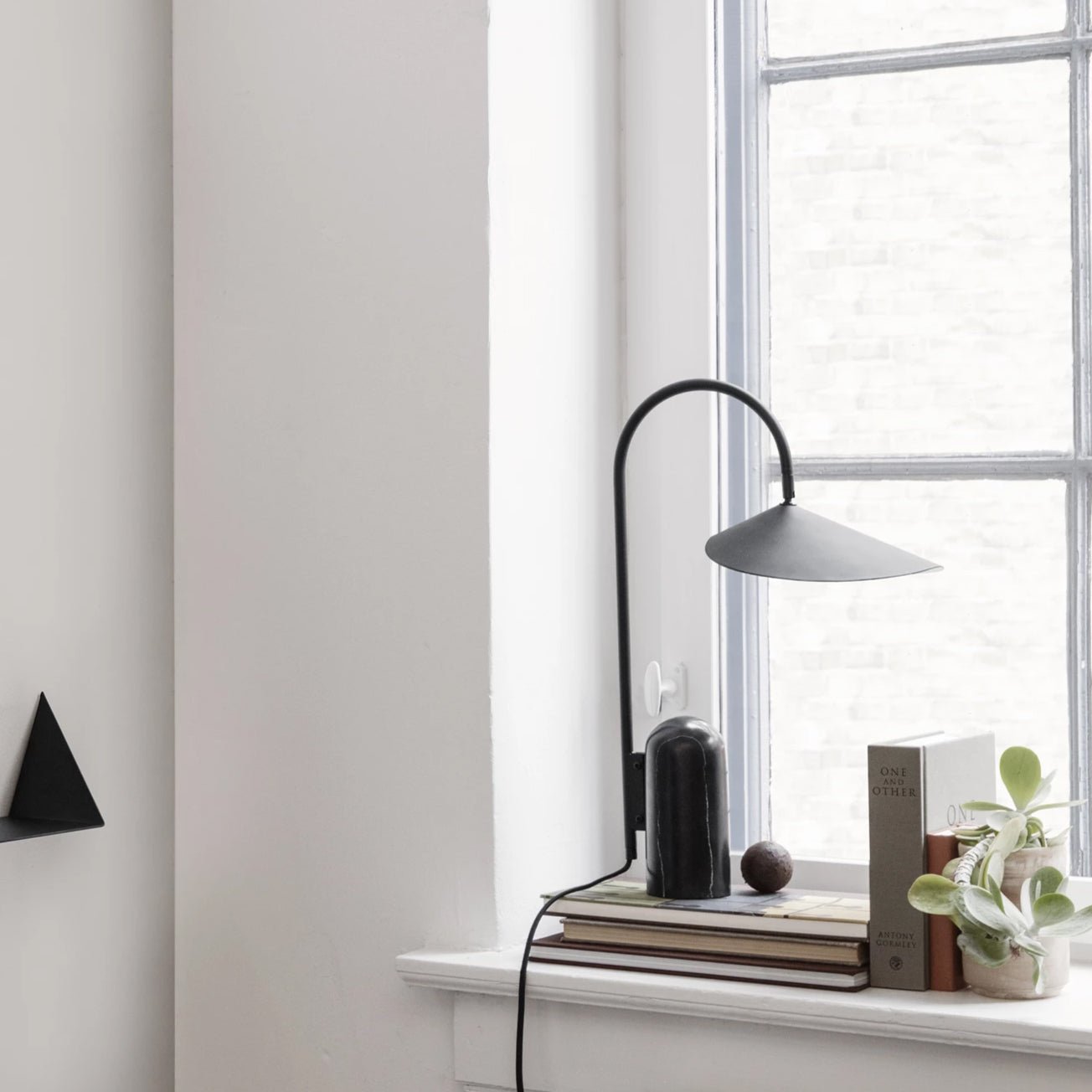 Arum Table Lamp - Lumpaz