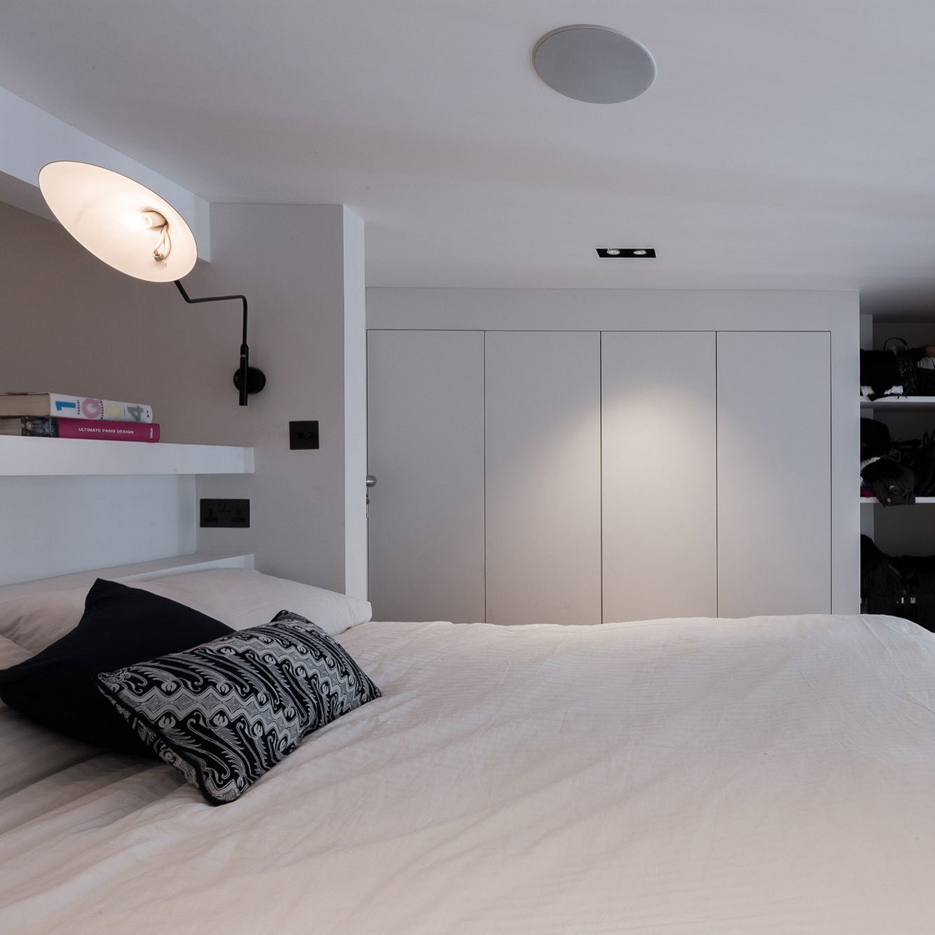 Serge Mouille Wall Lamp - Lumpaz