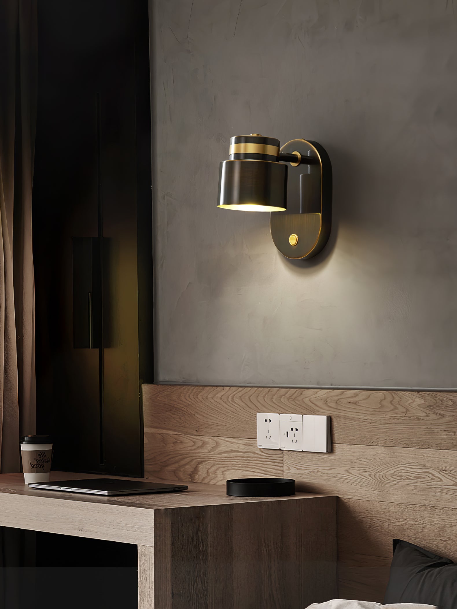 Brass Cylinder Wall Lamp - Lumpaz