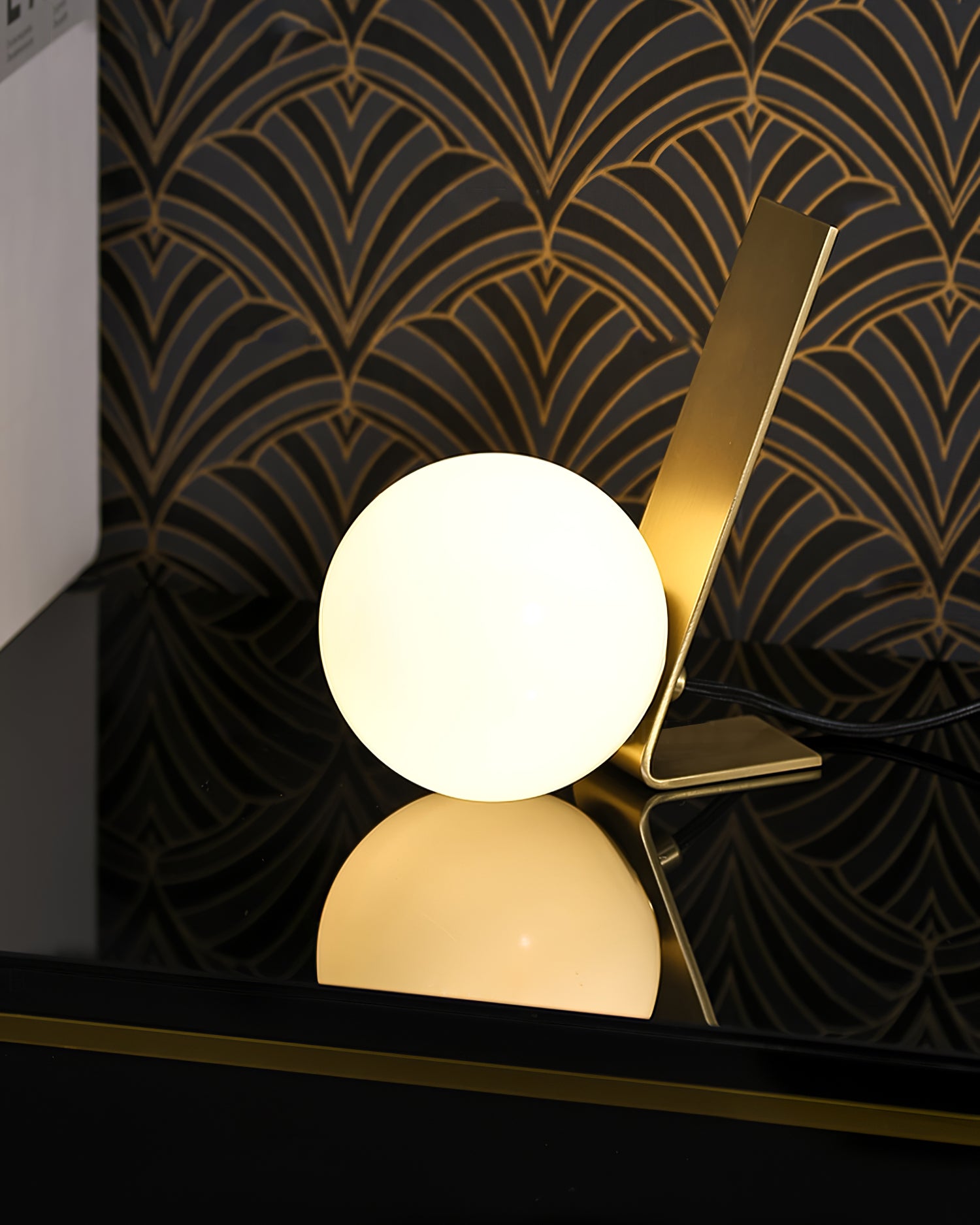 Daphne Table Lamp - Lumpaz