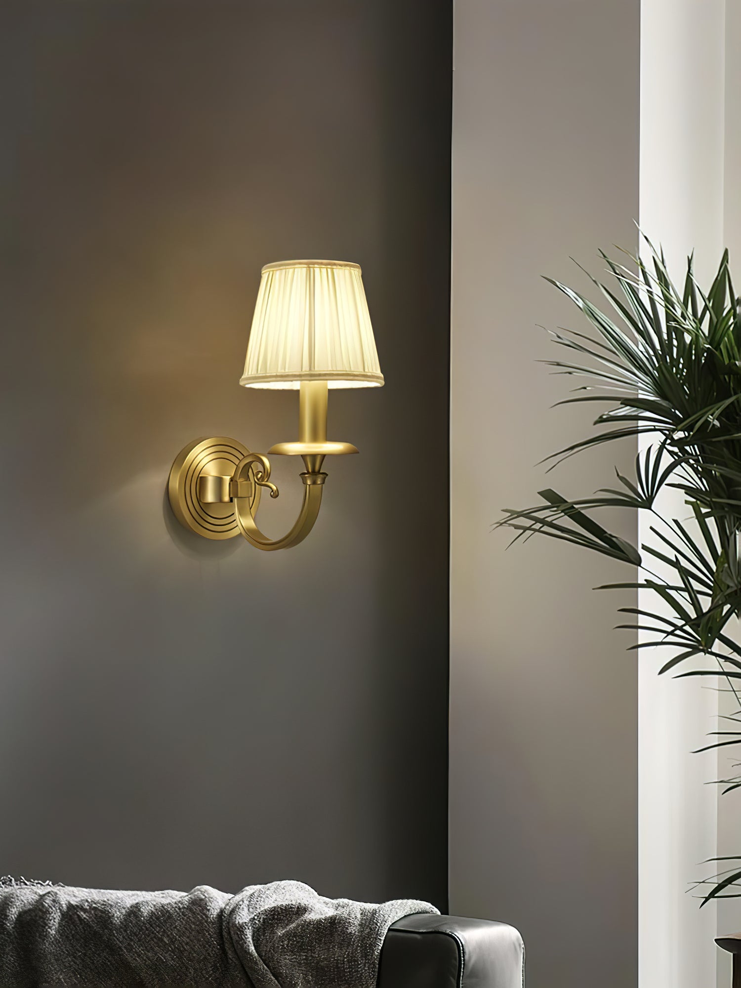 Pleated Brass Wall Lamp - Lumpaz