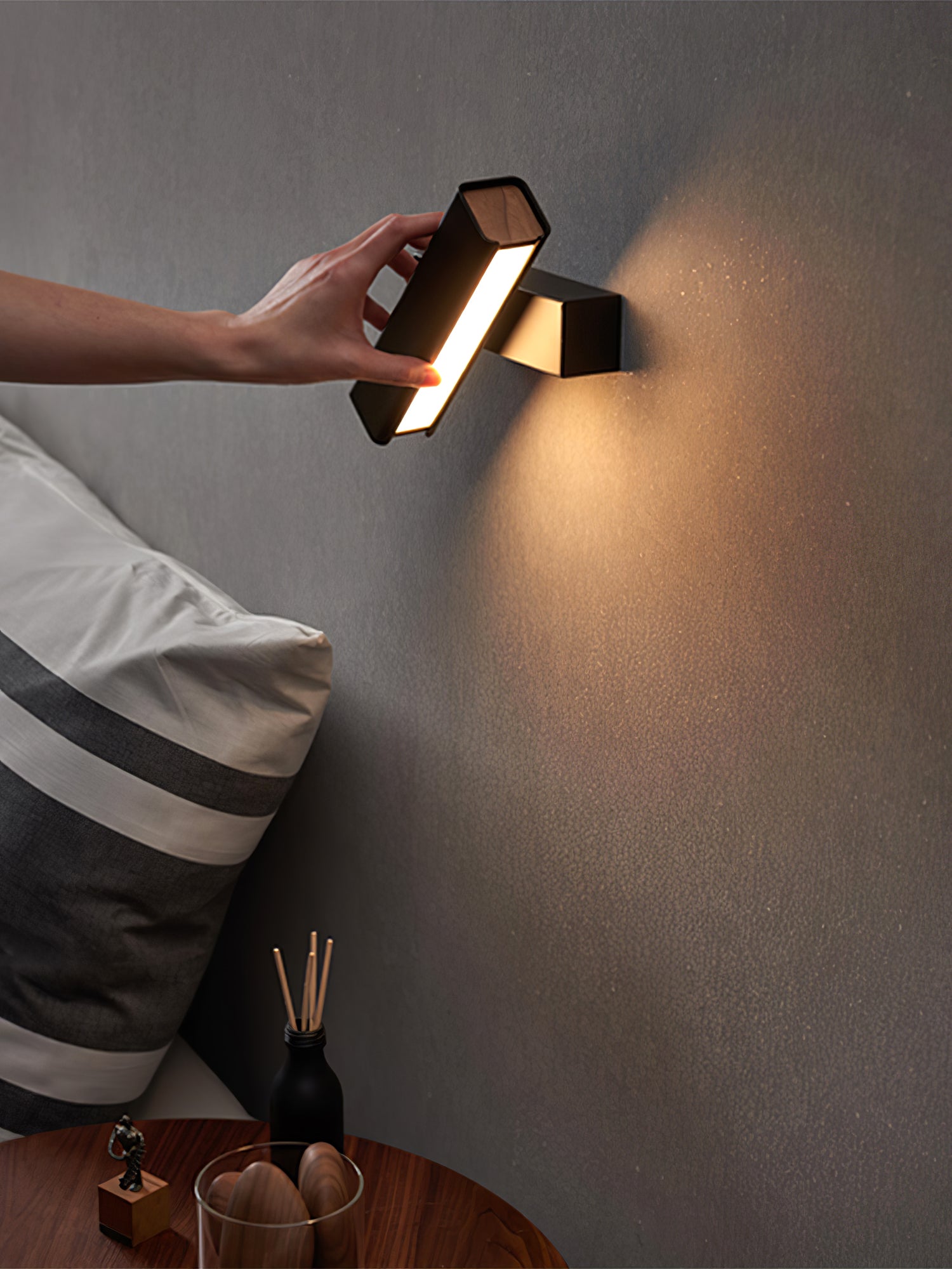 Clasp Wall Lamp - Lumpaz