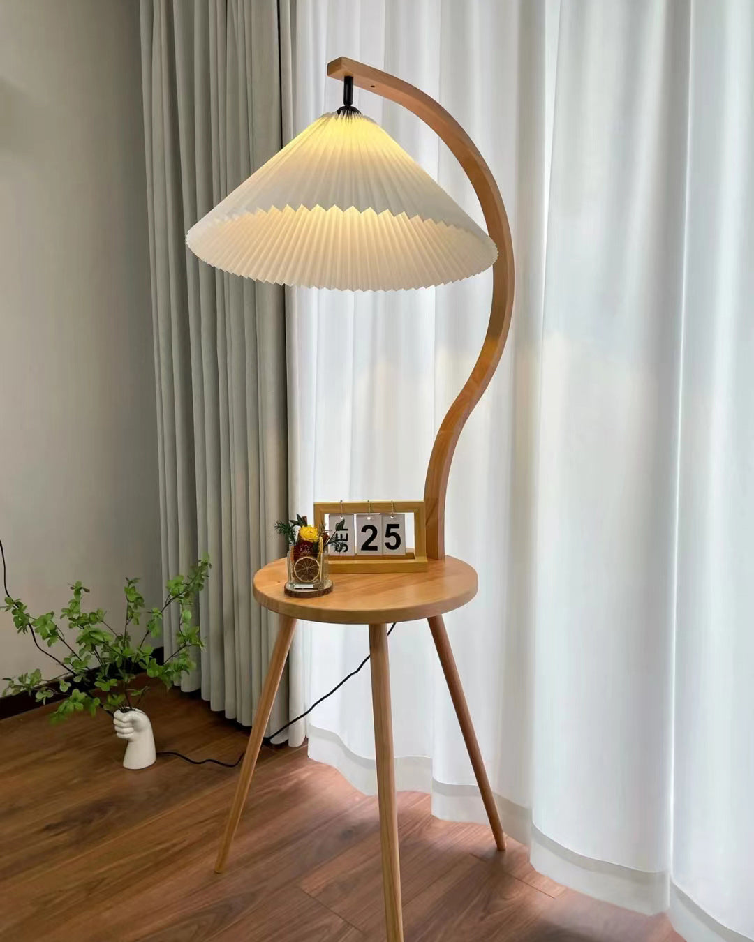 Caprani Tray Floor Lamp - Lumpaz