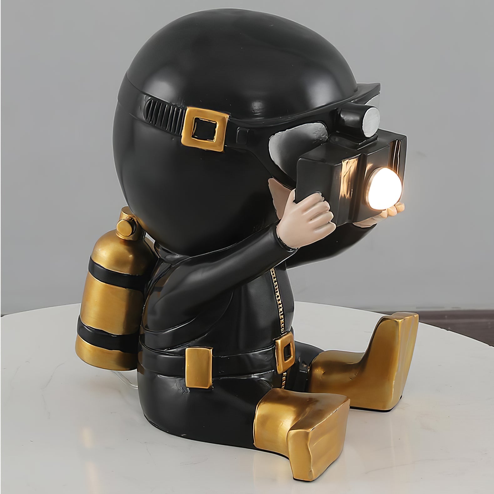 Diver Table Lamp - Lumpaz