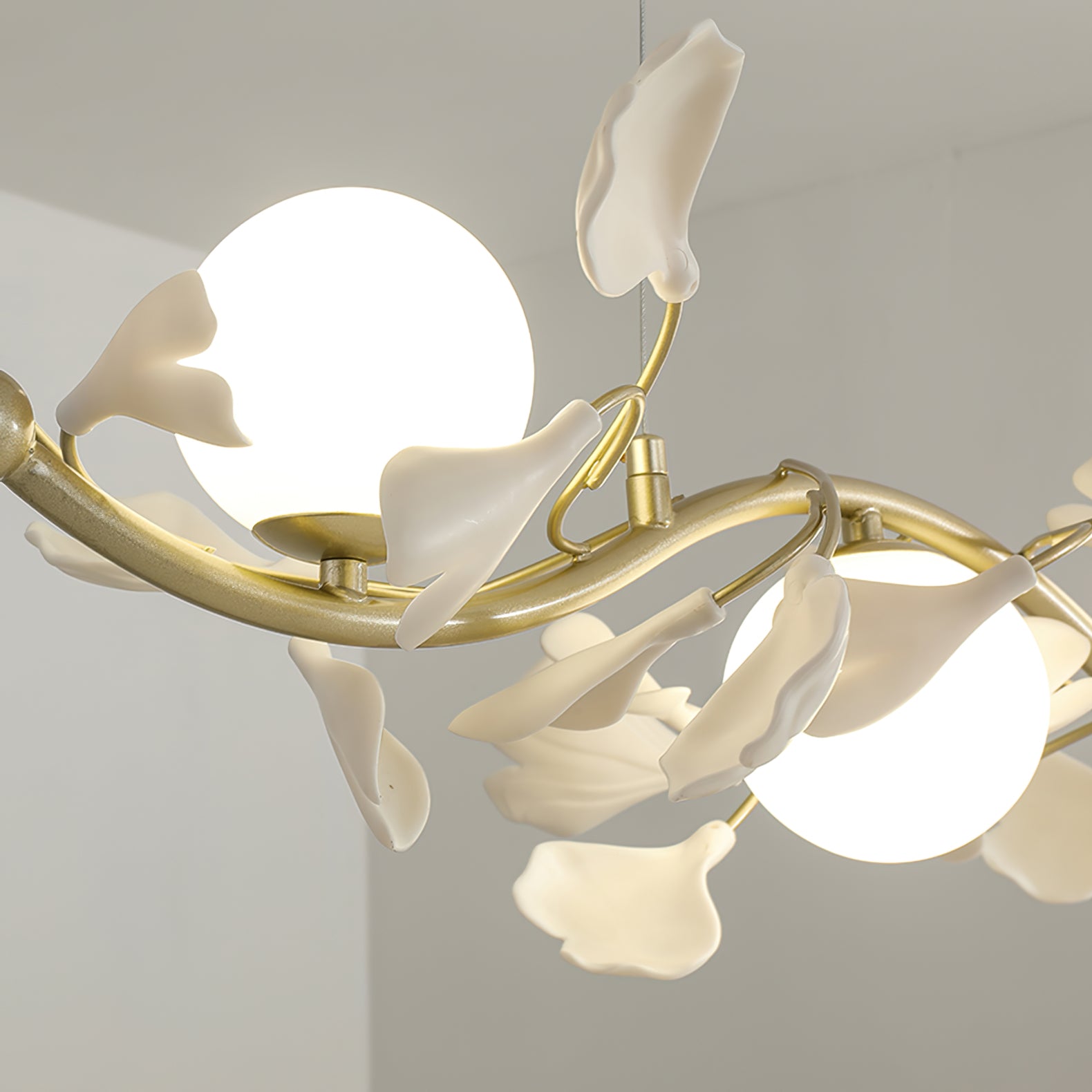 Gingko Glass Chandelier - Lumpaz