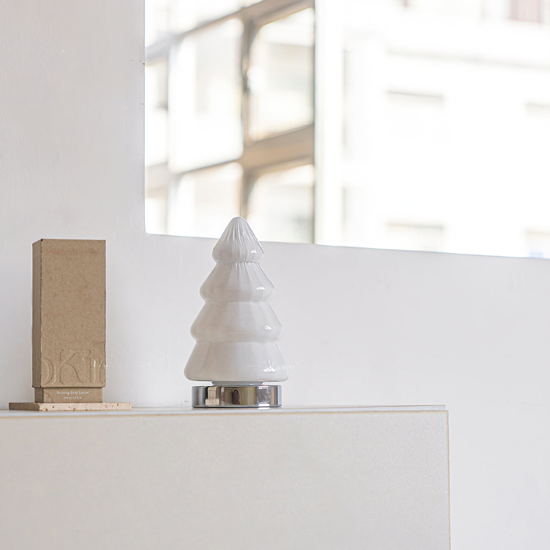 White Tree Table Lamp - Lumpaz