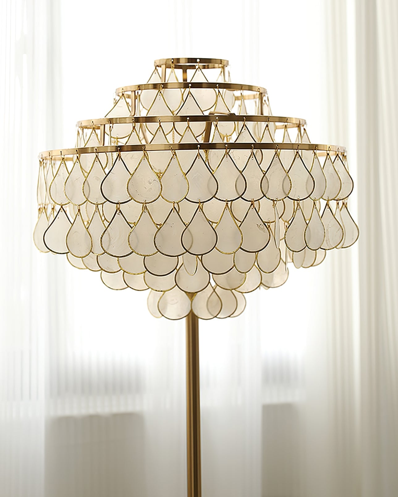 Vivant Shell Floor Lamp - Lumpaz