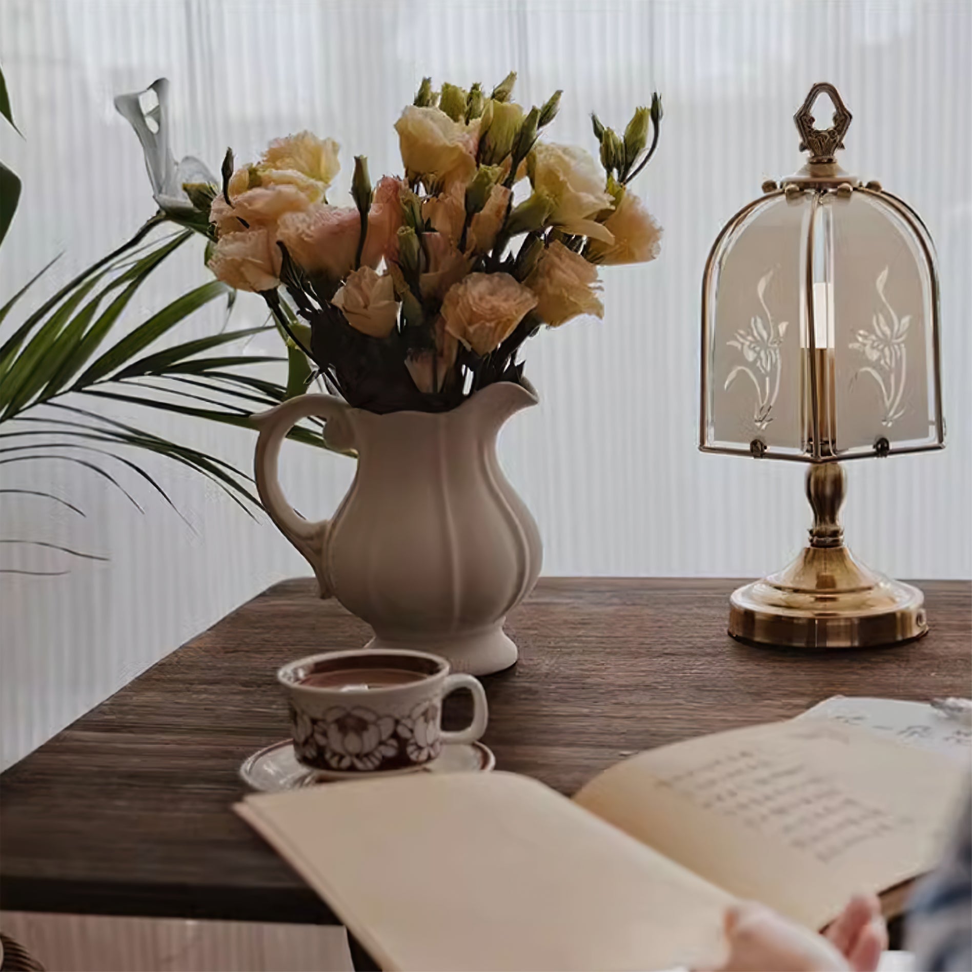 Orchid Glass Table Lamp - Lumpaz