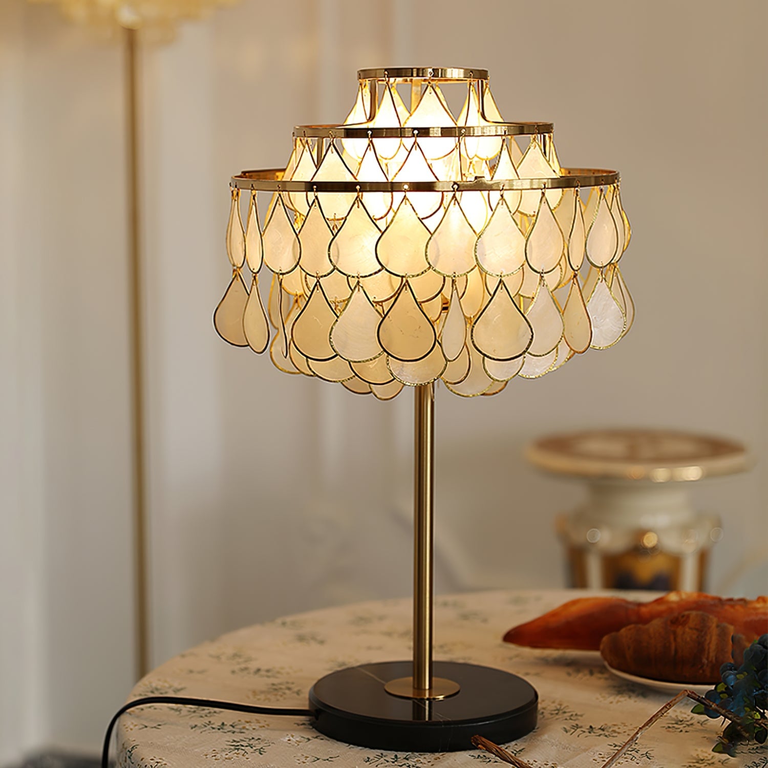 Vivant Shell Table Lamp - Lumpaz
