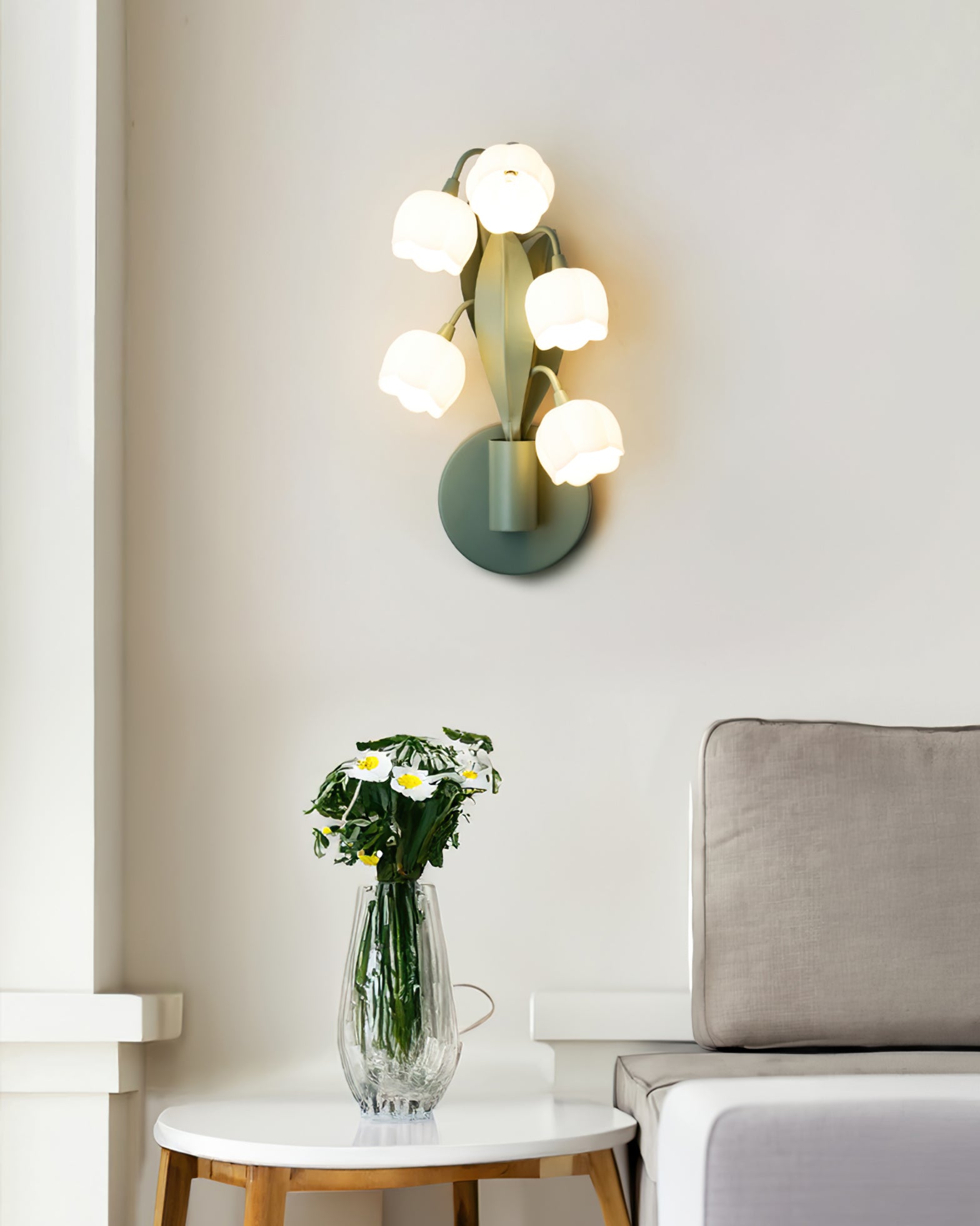 Bell Orchid Wall Lamp - Lumpaz